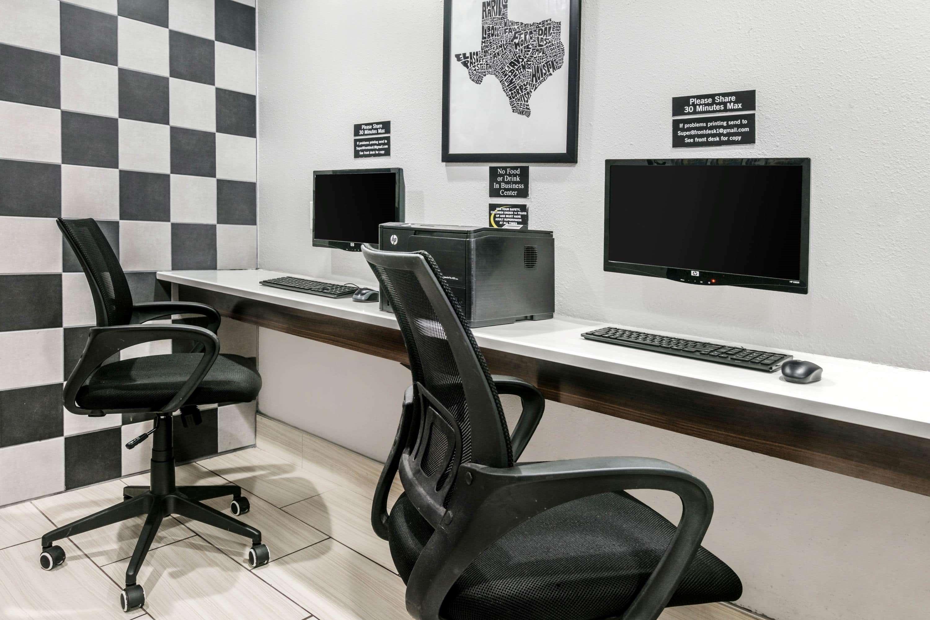 Centro de Negocios Super 8 by Wyndham Austin University/Downtown Area