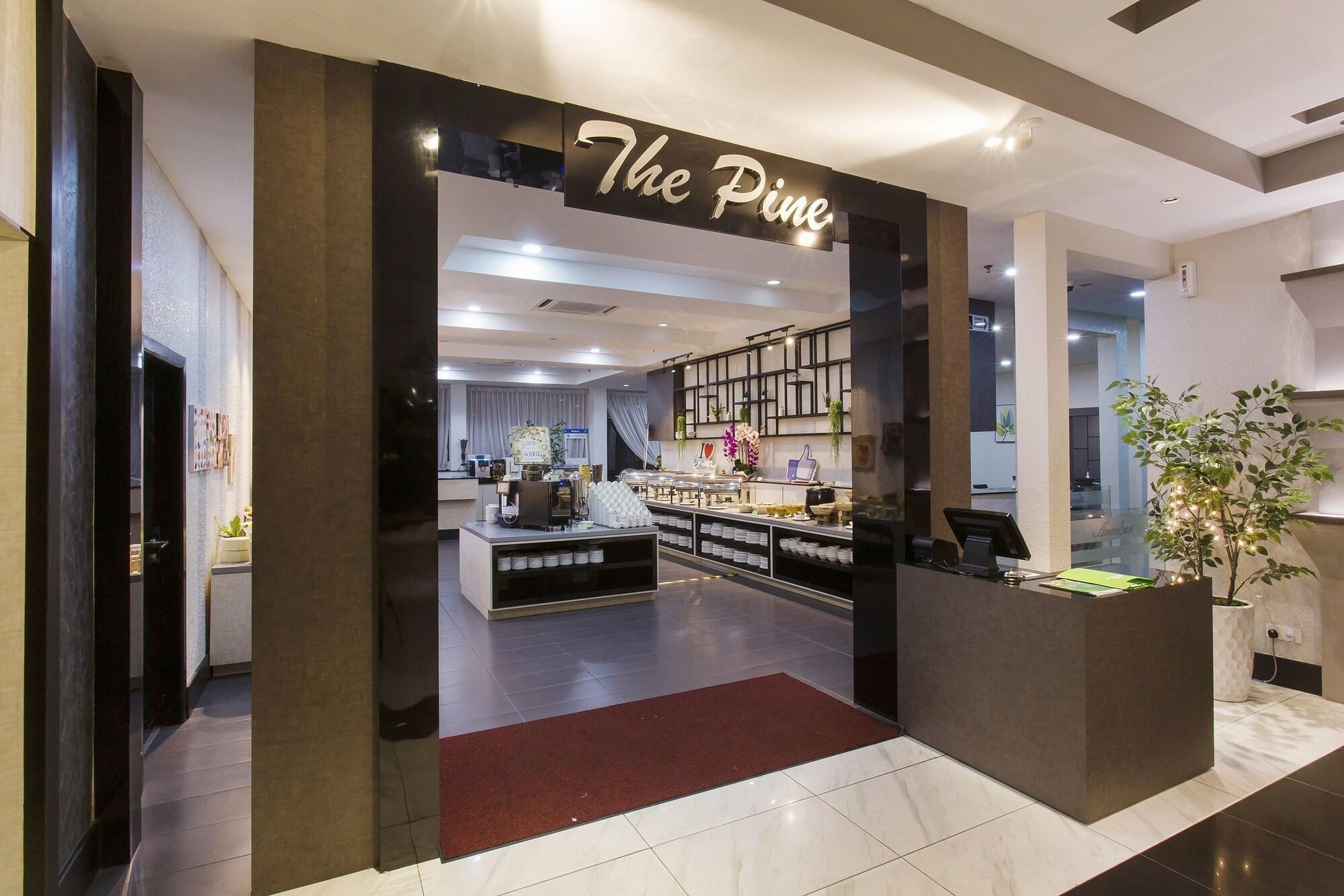 Restaurant Amansari Hotel Nusajaya