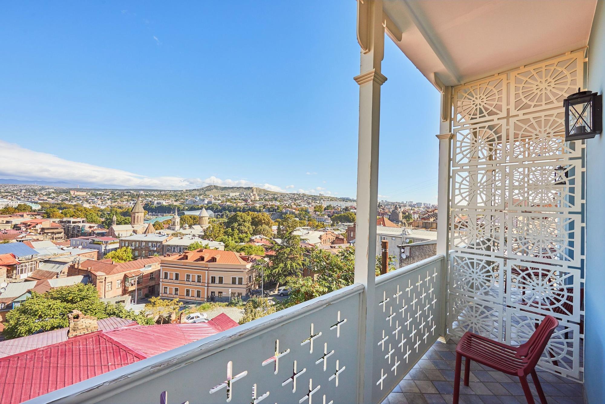 Varios Amante Narikala Hotel