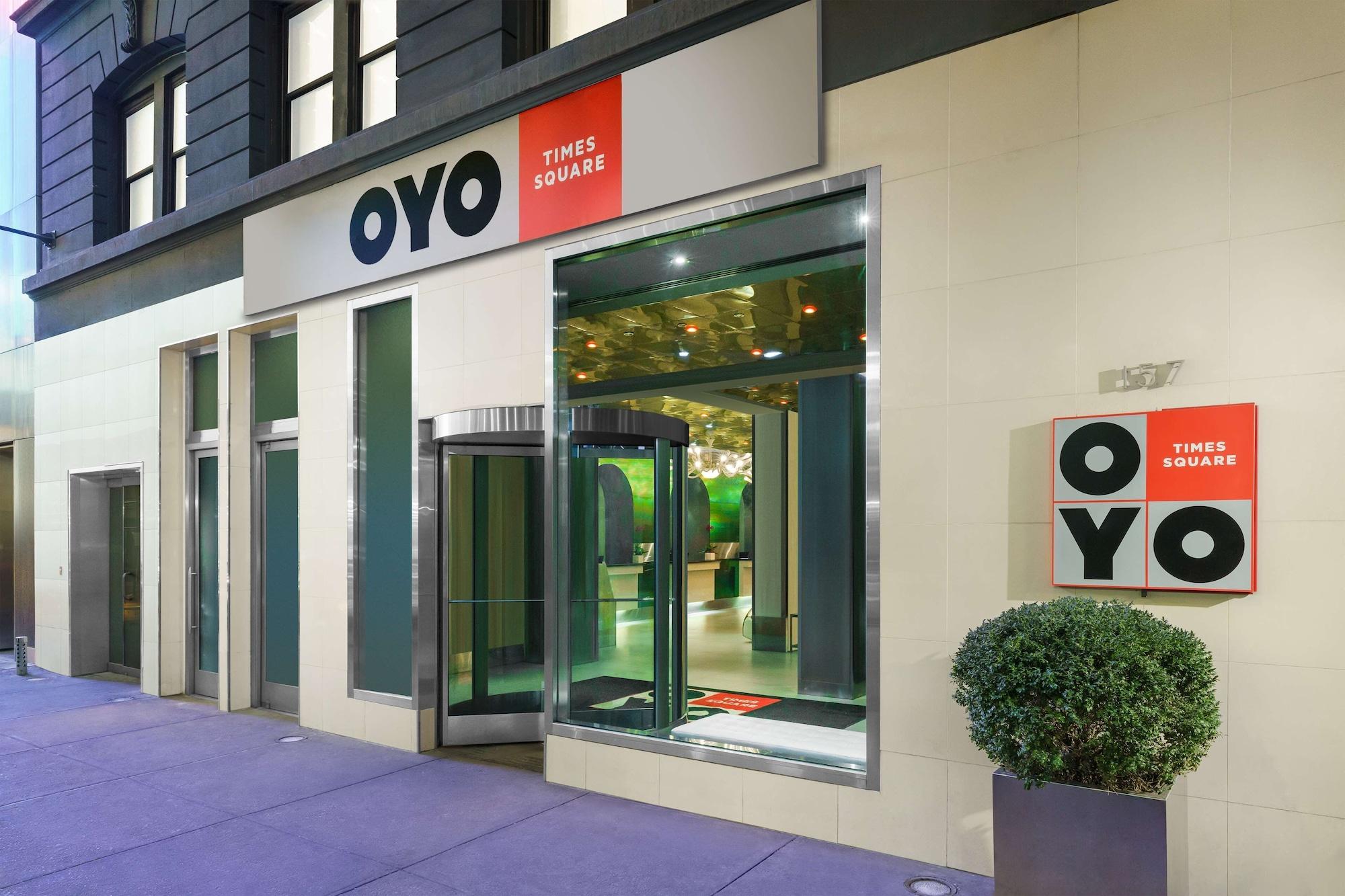 Varios OYO Times Square
