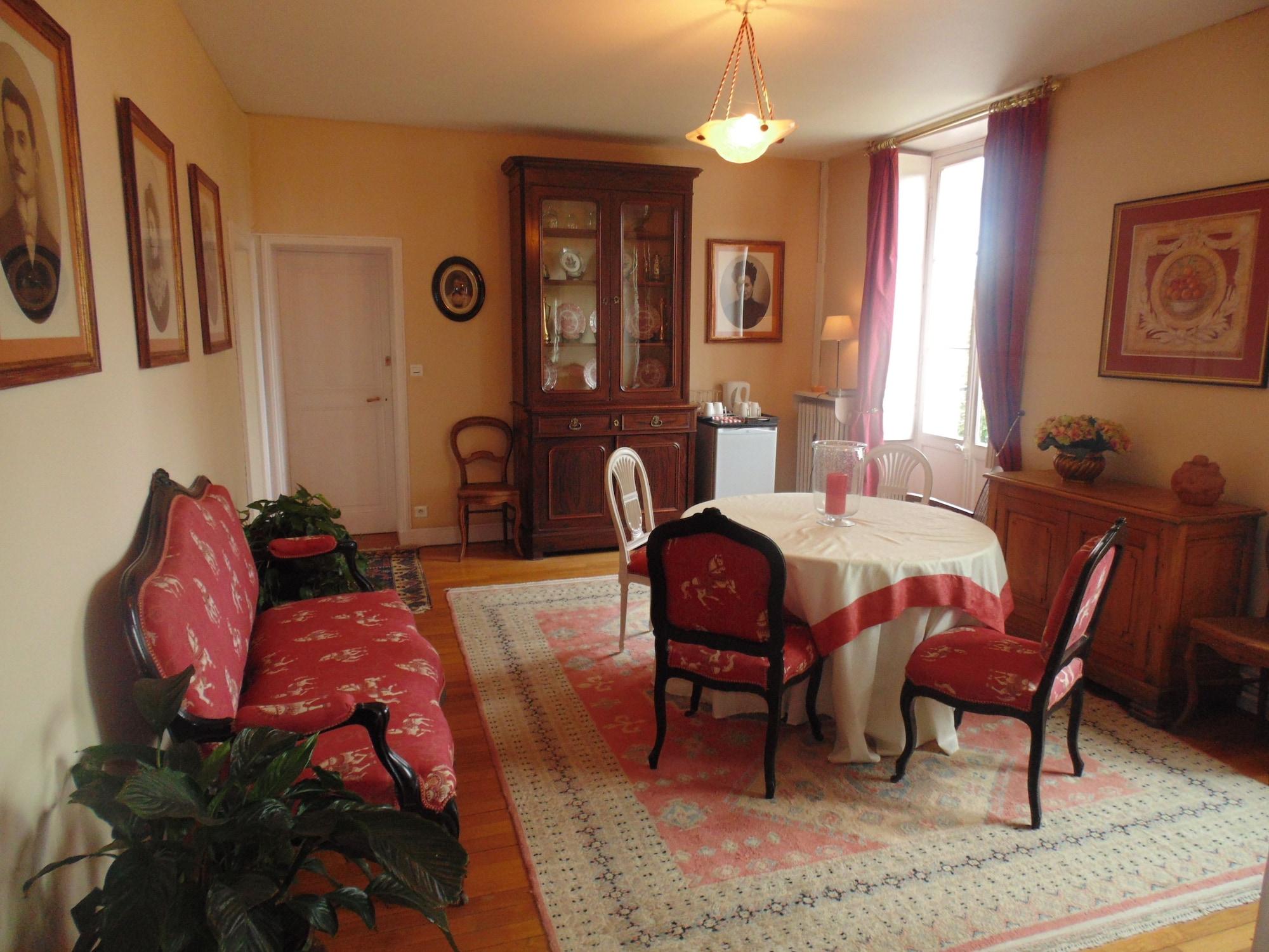 Equipamiento de Habitación Le Clos Saint Nicolas
