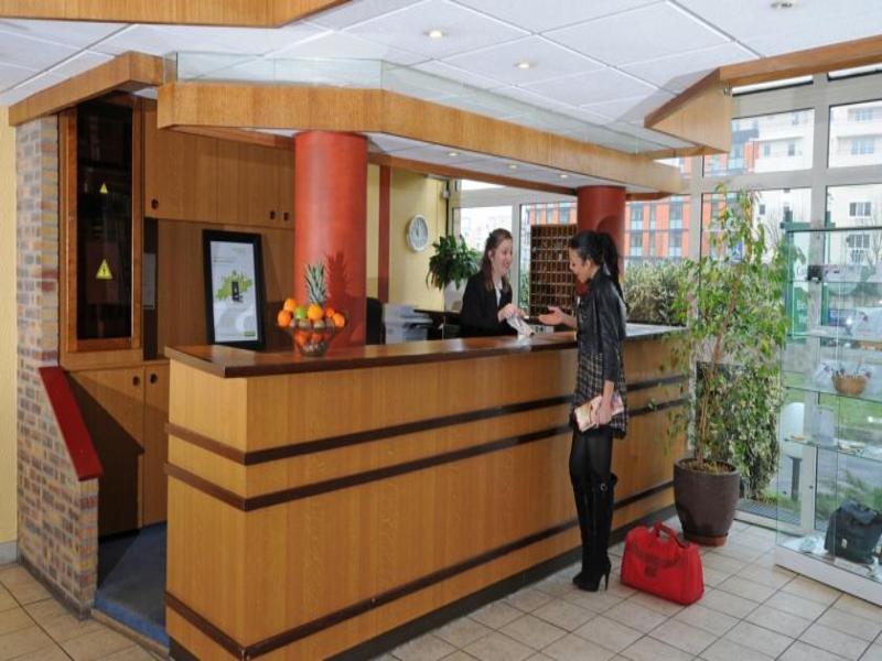 Vista Lobby Ibis Budget Fresnes