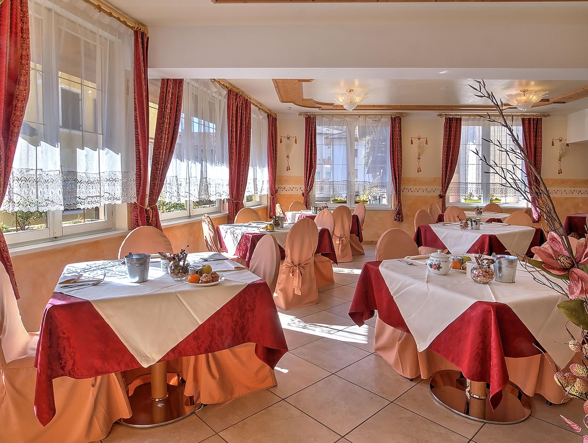 Salón de Baile Al Posta Hotel 1899