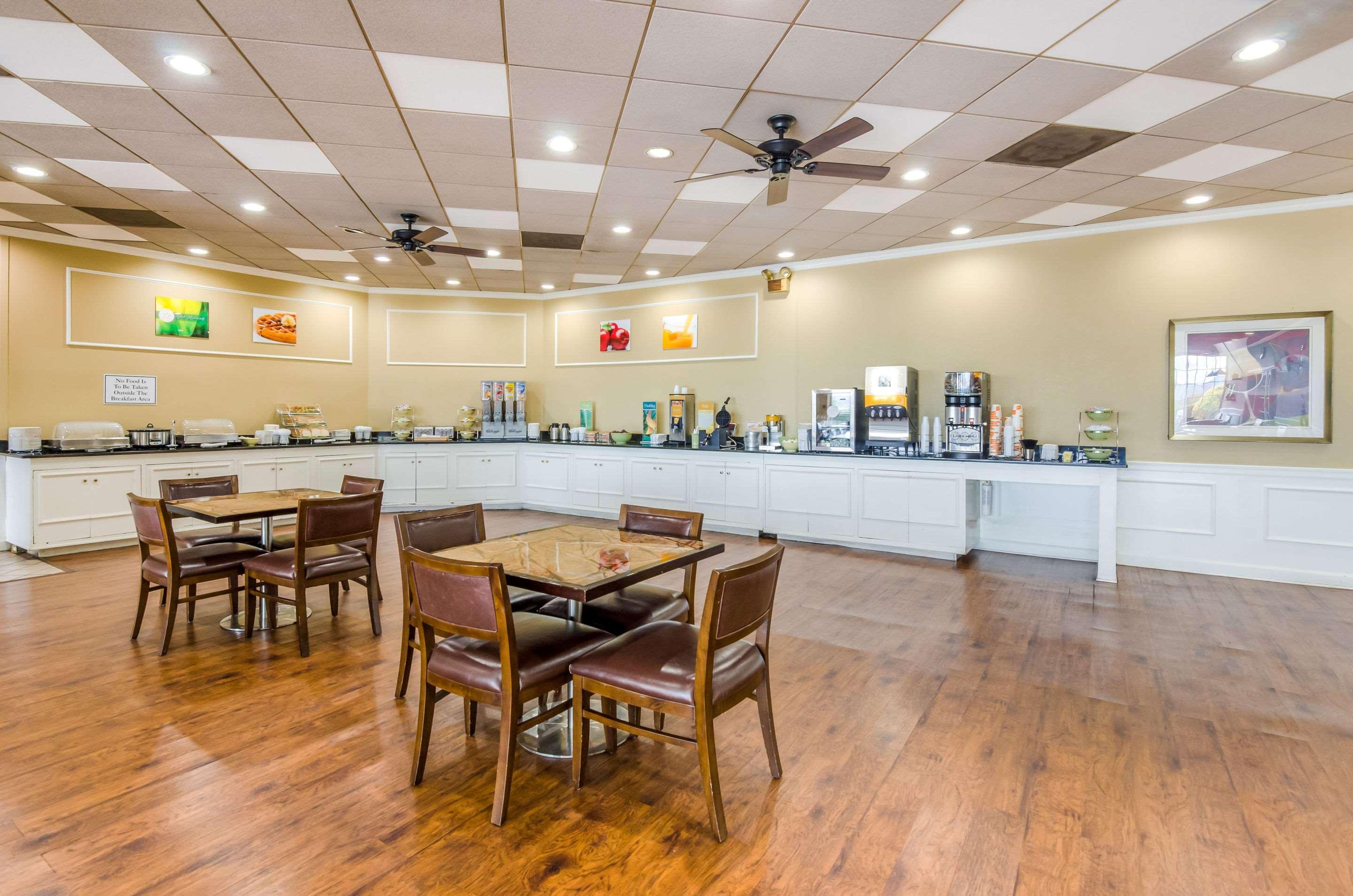 Restaurant Quality Inn Roanoke Airport