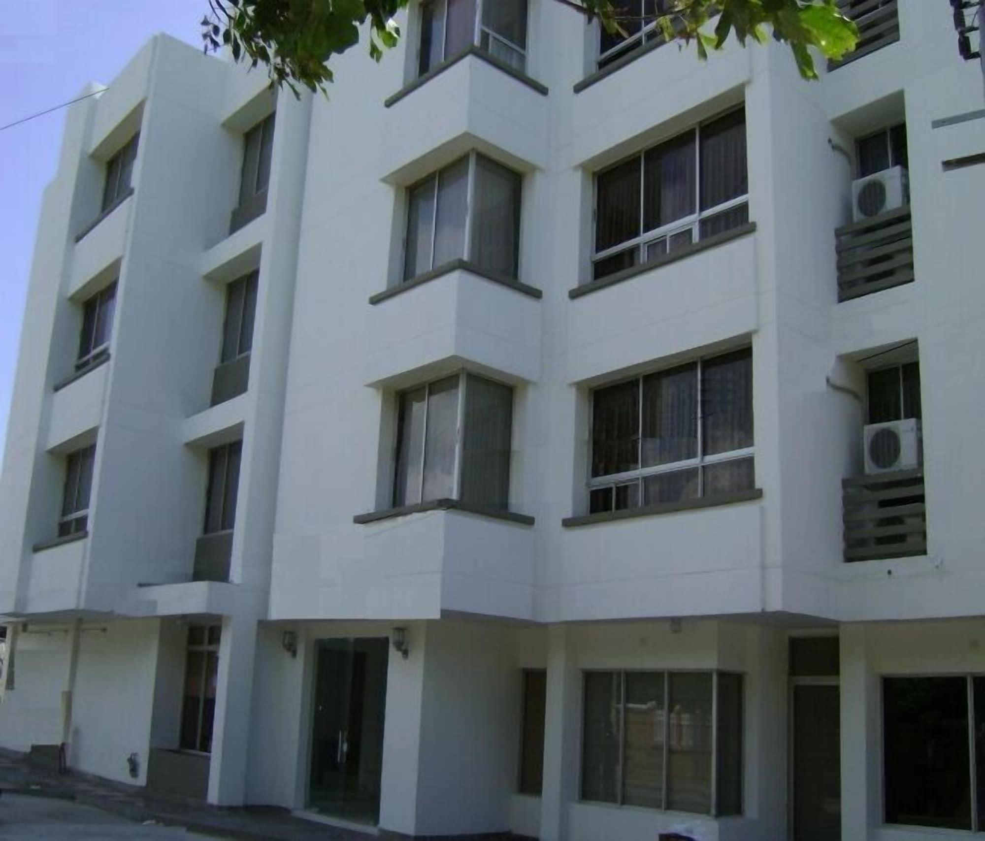 Vista Exterior Barbacoa Hotel