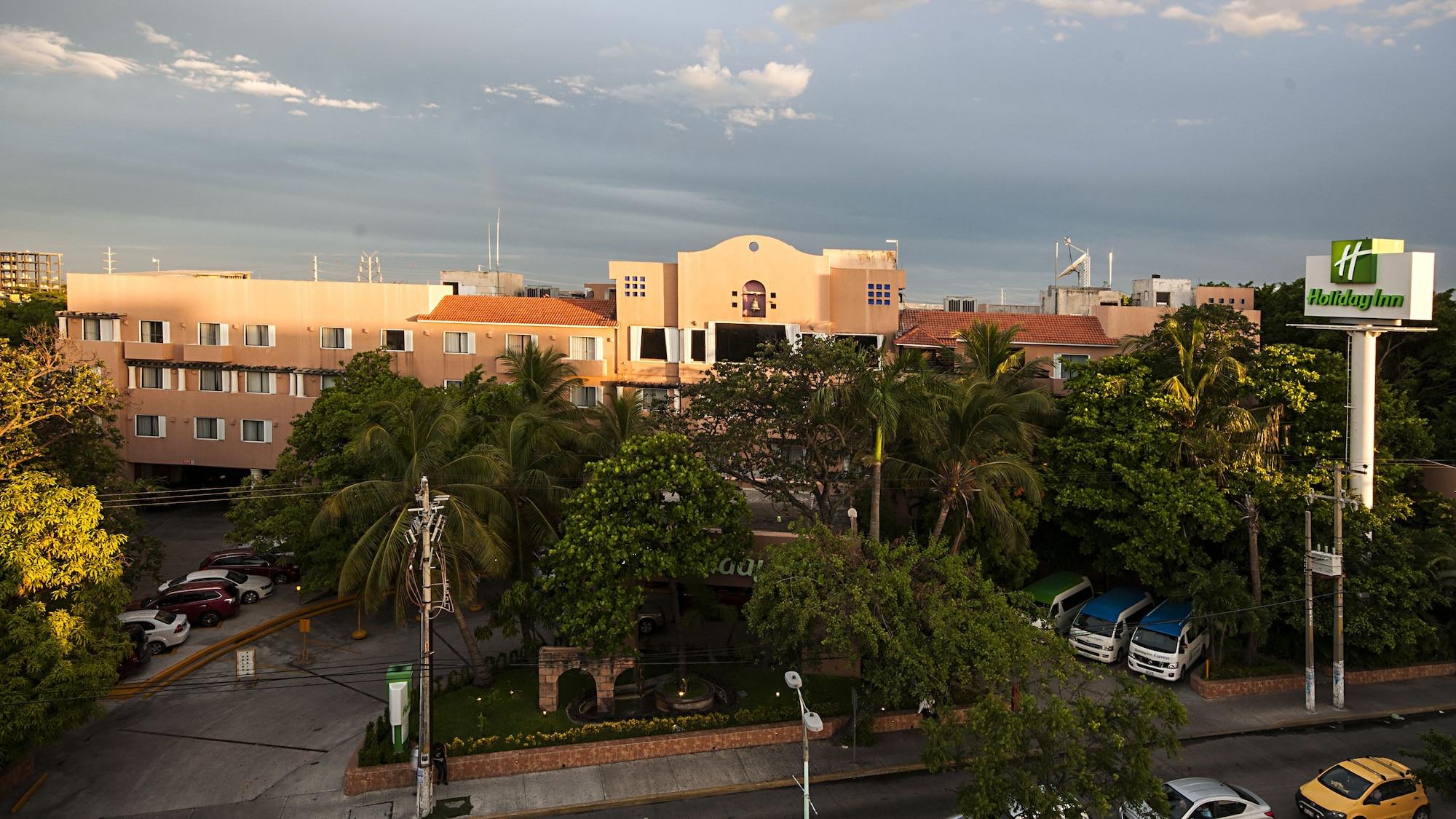 Vista Exterior Holiday Inn Ciudad del Carmen by IHG
