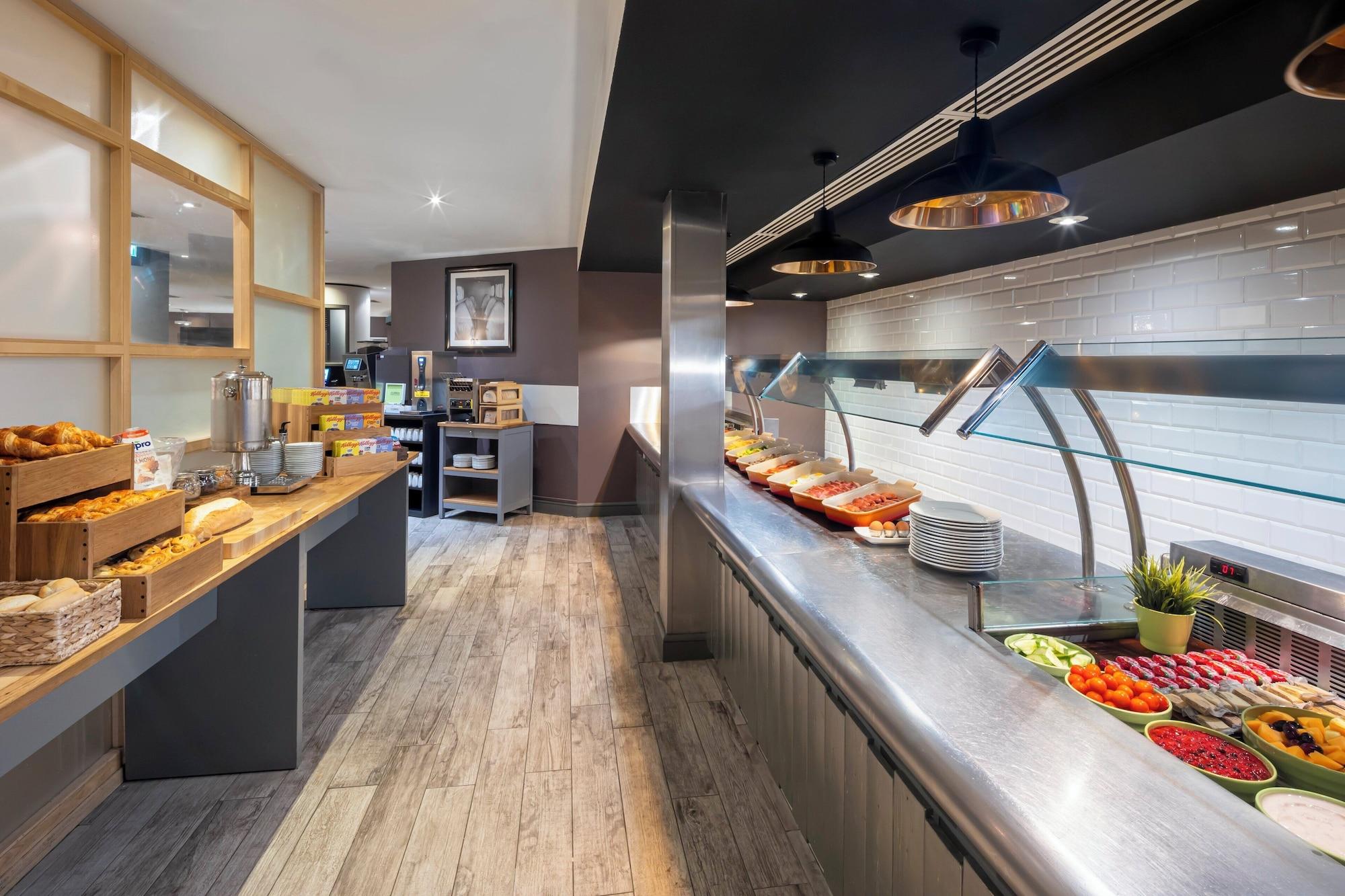 Restaurant Holiday Inn Reading South M4 Jct11 by IHG
