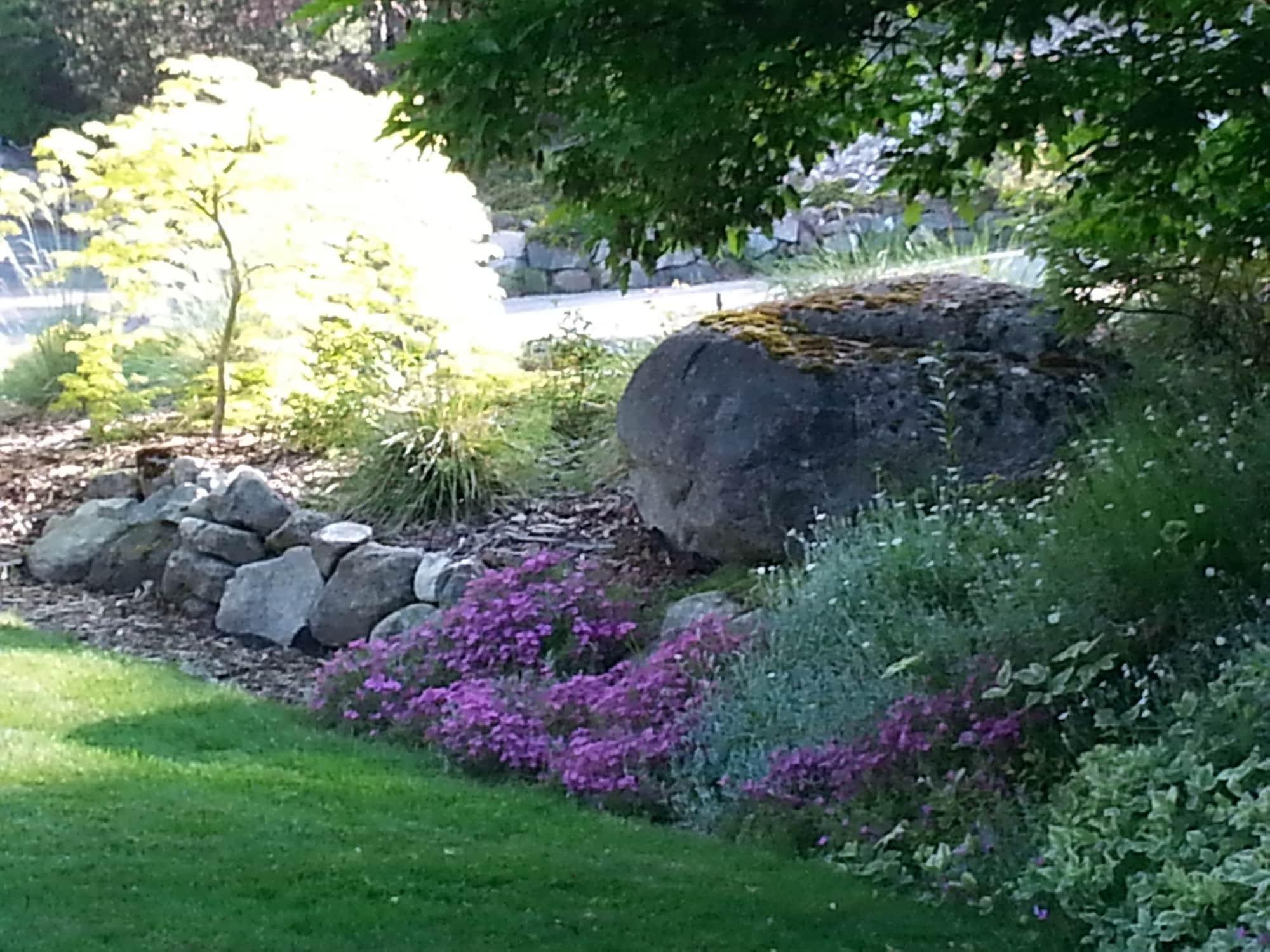 Vista Exterior Creekside B & B