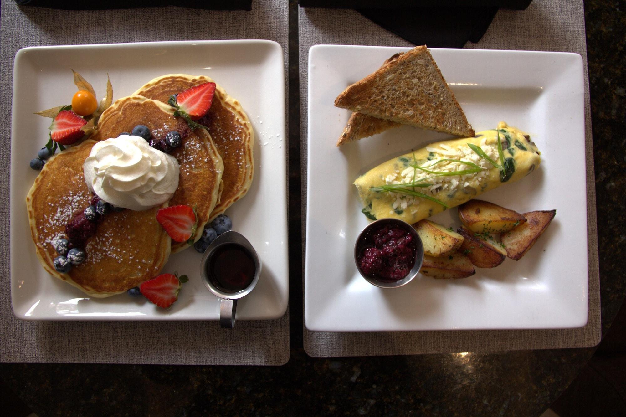 Restaurant Holiday Inn & Suites Vancouver Downtown by IHG