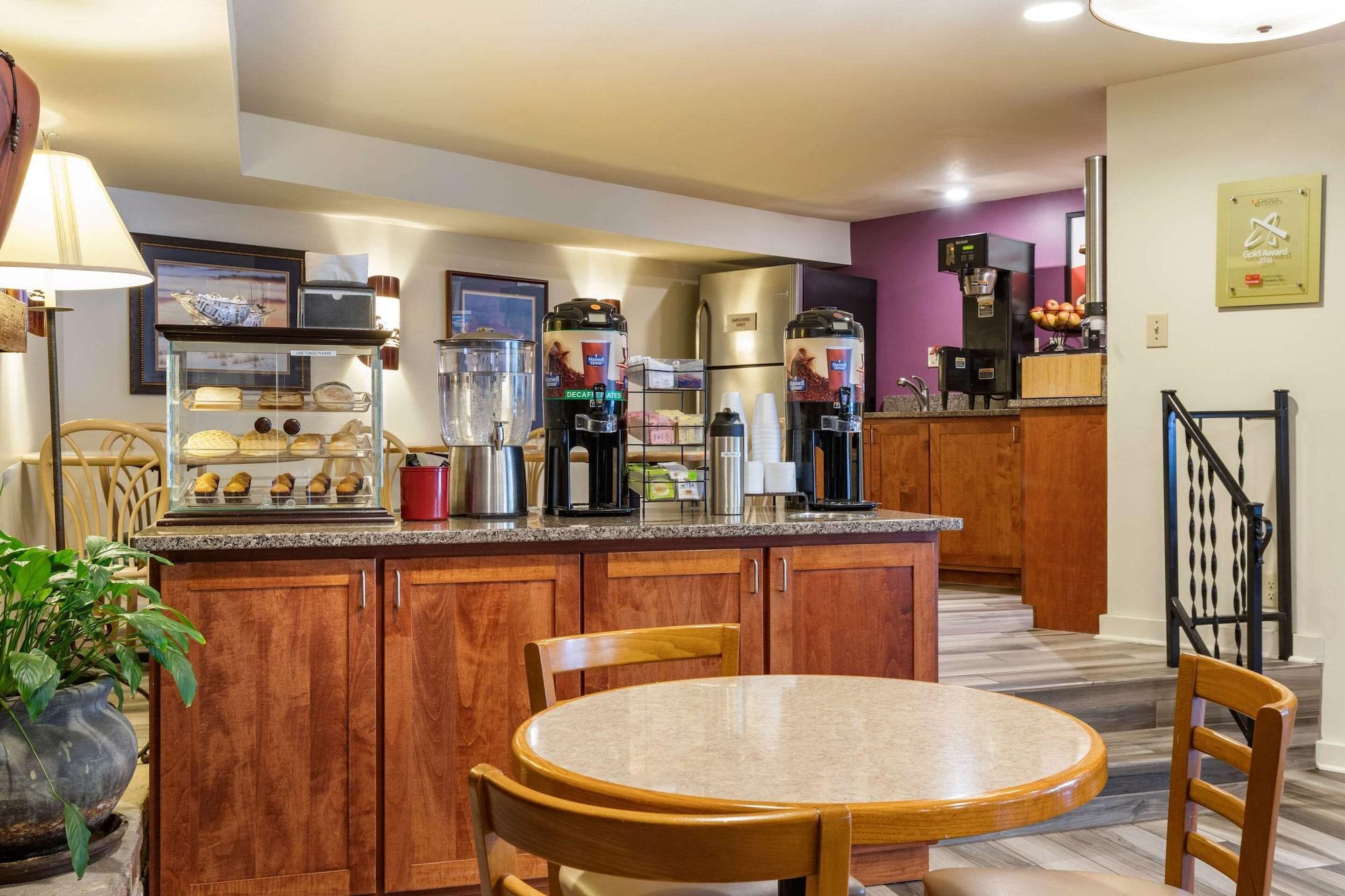 Restaurant Econo Lodge Cherokee Near River Park