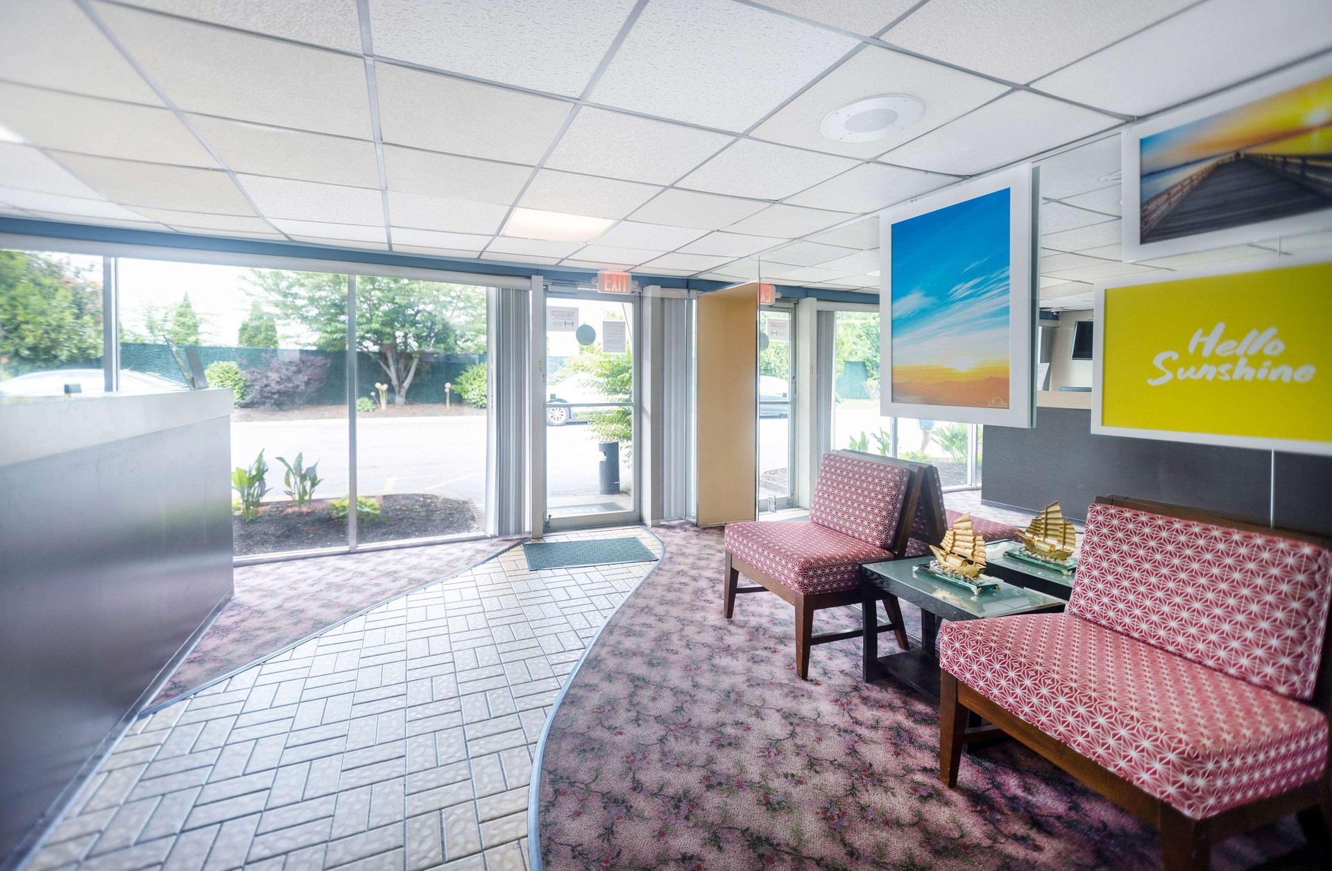 Vista Lobby Days Inn by Wyndham Hicksville Long Island