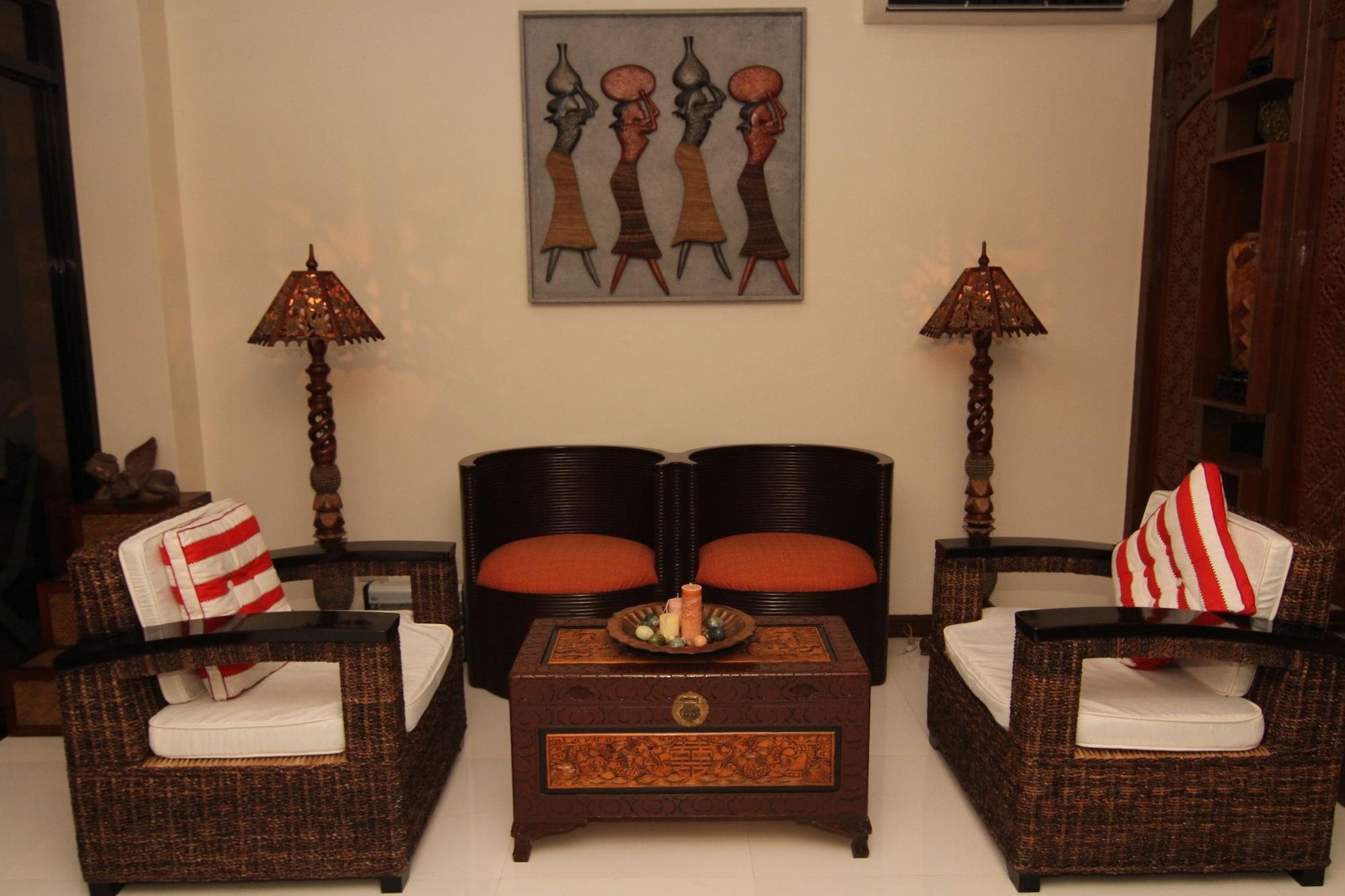 Vista Lobby Charo's Dormitel