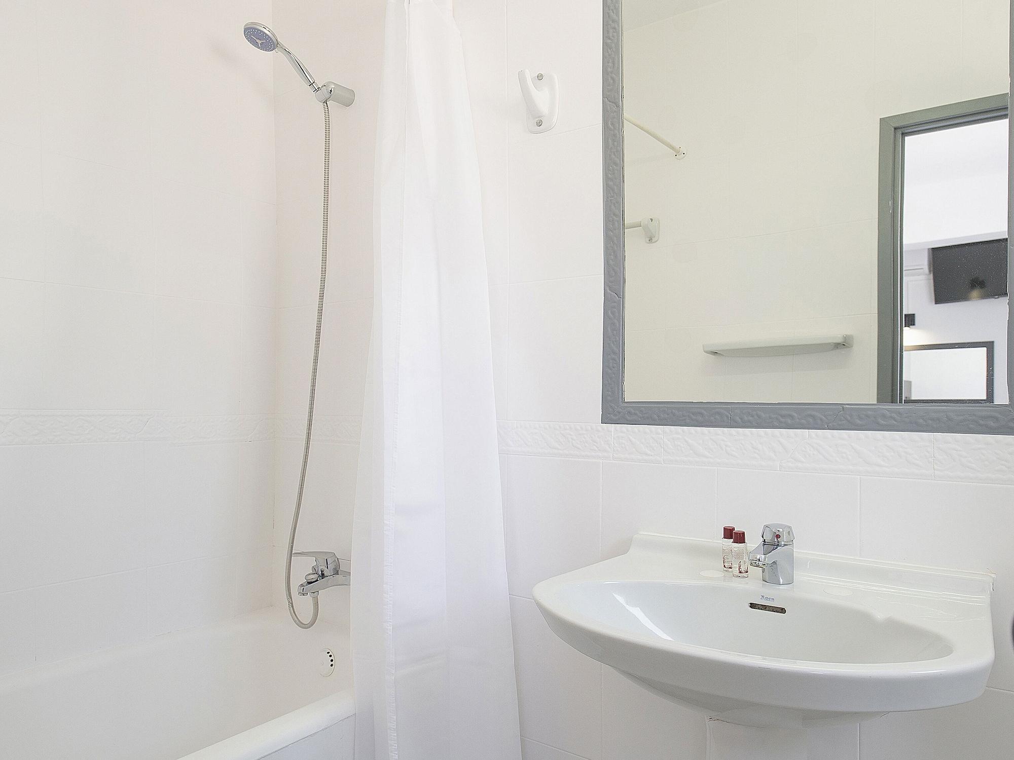 Equipamiento de Habitación Hotel Base Ibiza