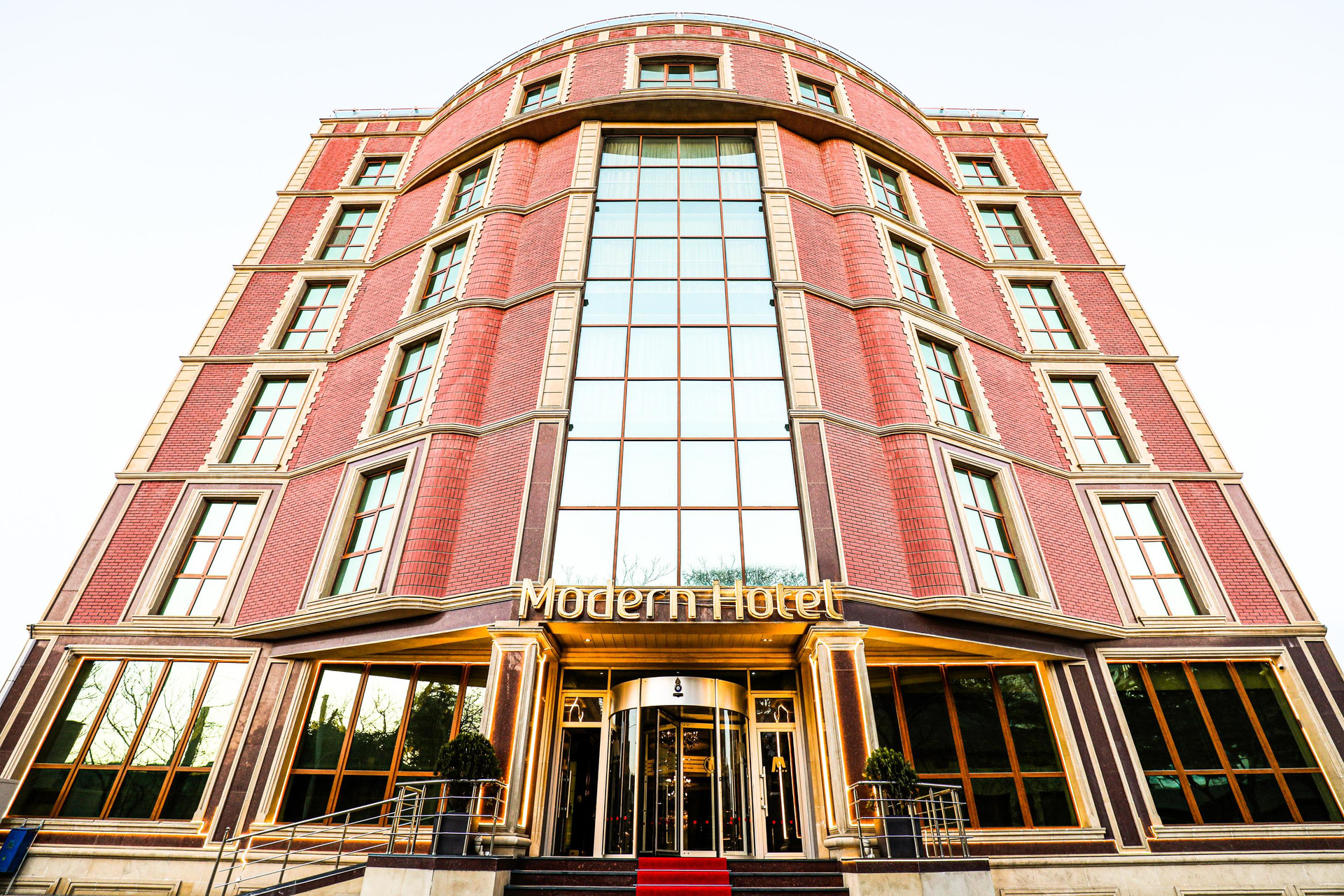 Vista Exterior Modern Hotel