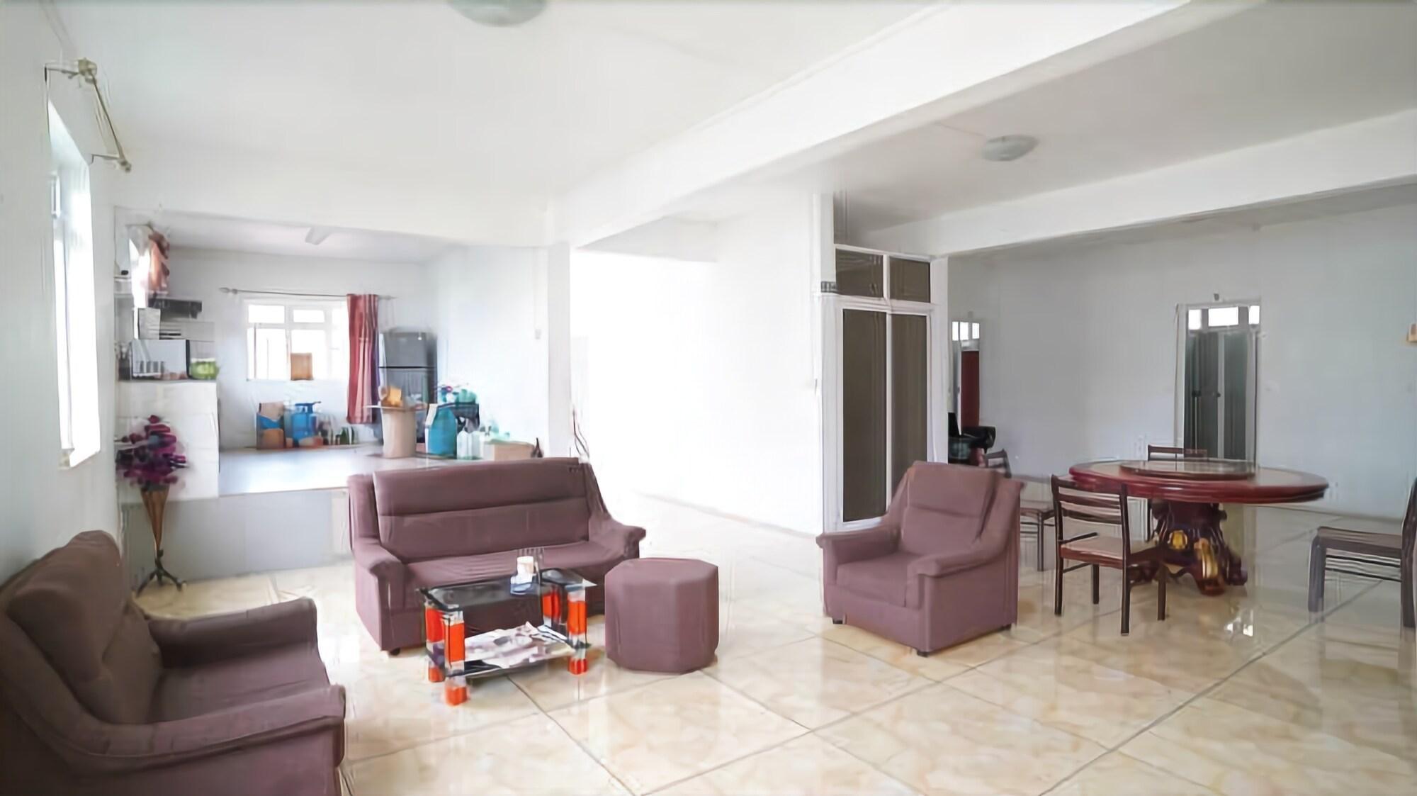 Bar/Salón La Dorade