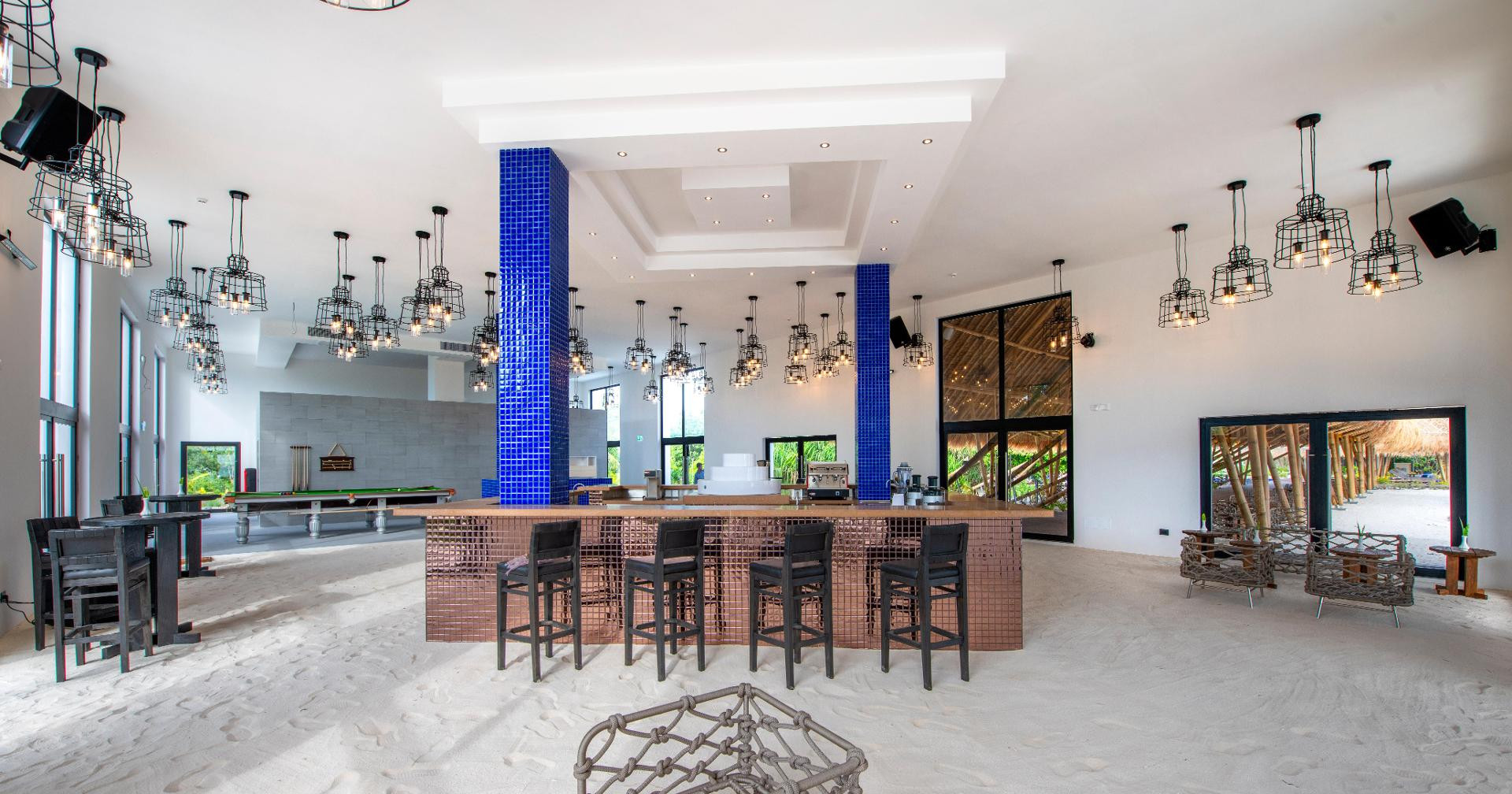 Bar/Salón Emerald Maldives Resort & Spa