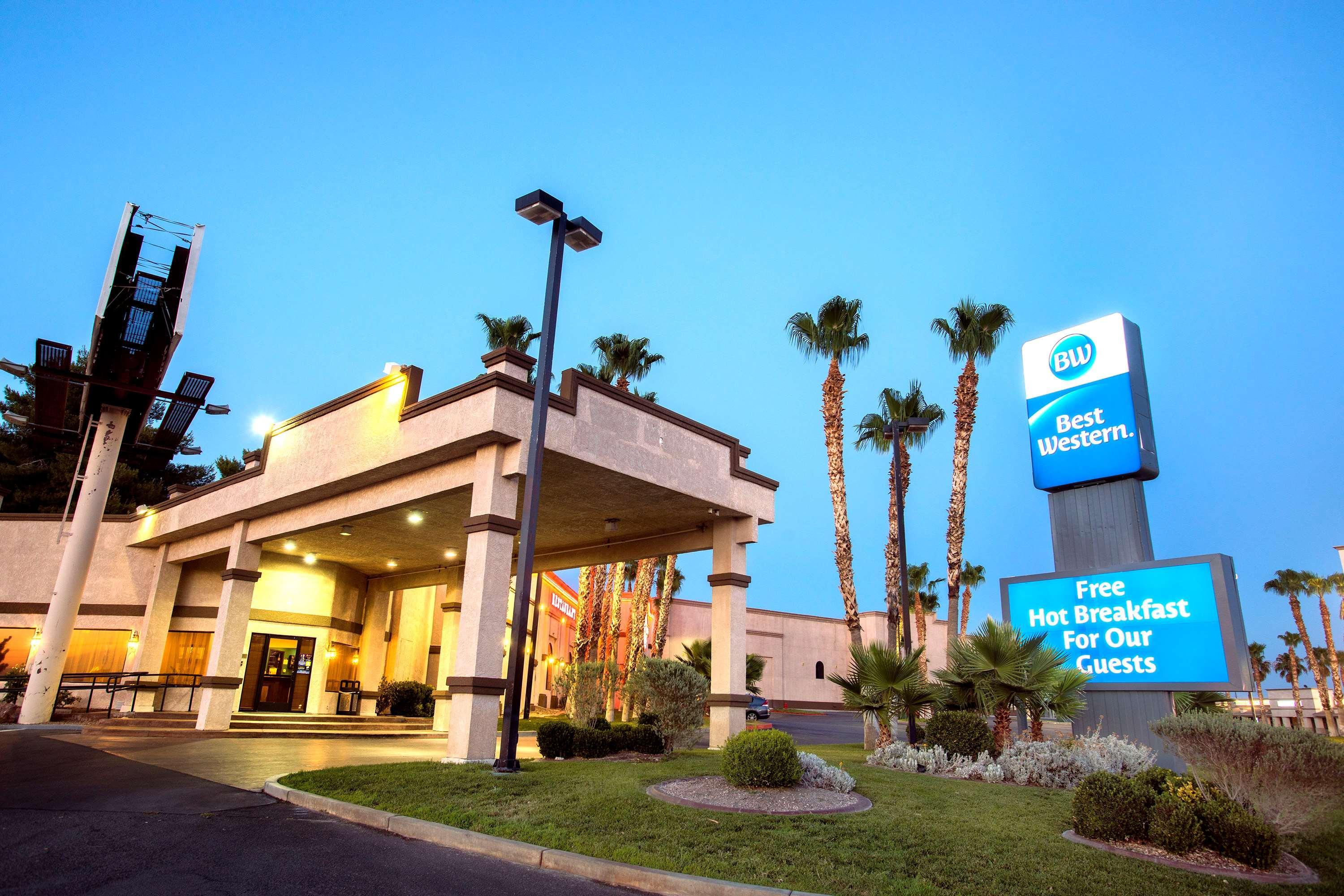 Vista Exterior Best Western Pahrump Oasis