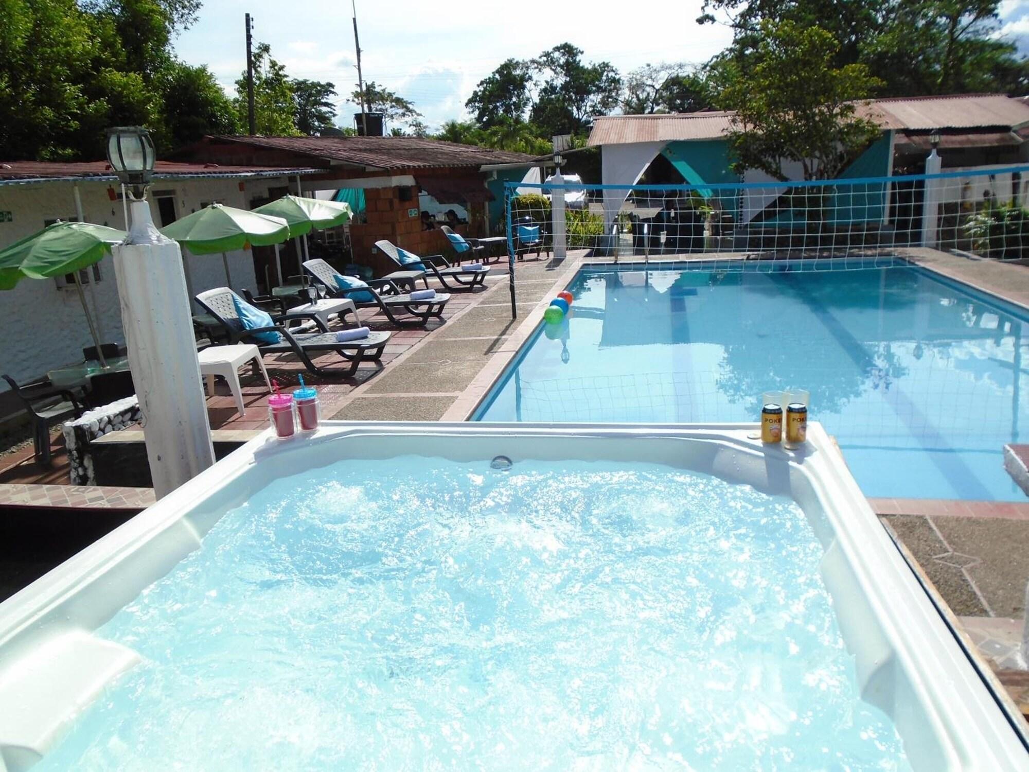 Vista Piscina Hotel Campestre Llano Dorado