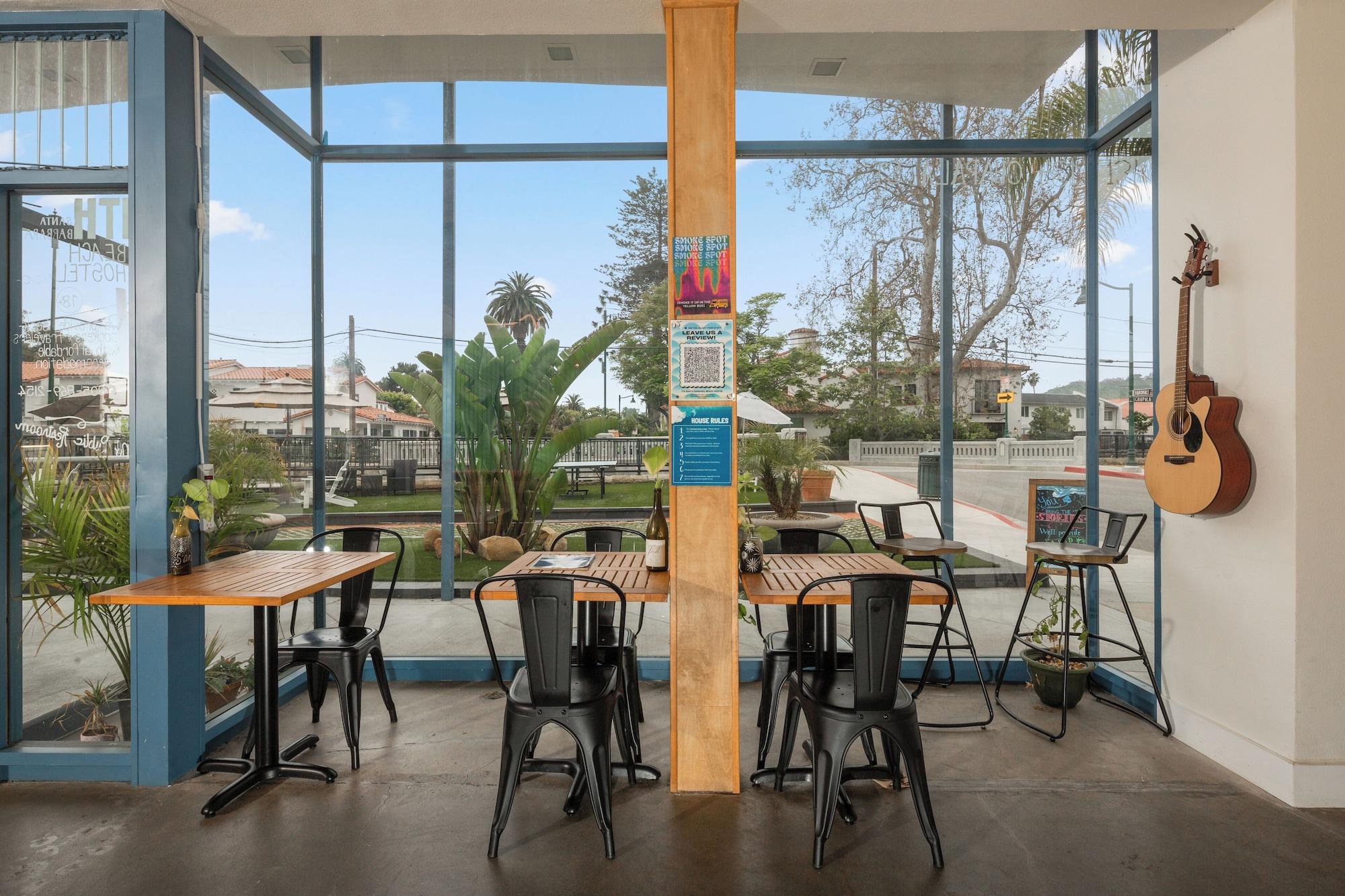Restaurant ITH Santa Barbara Beach Hostel
