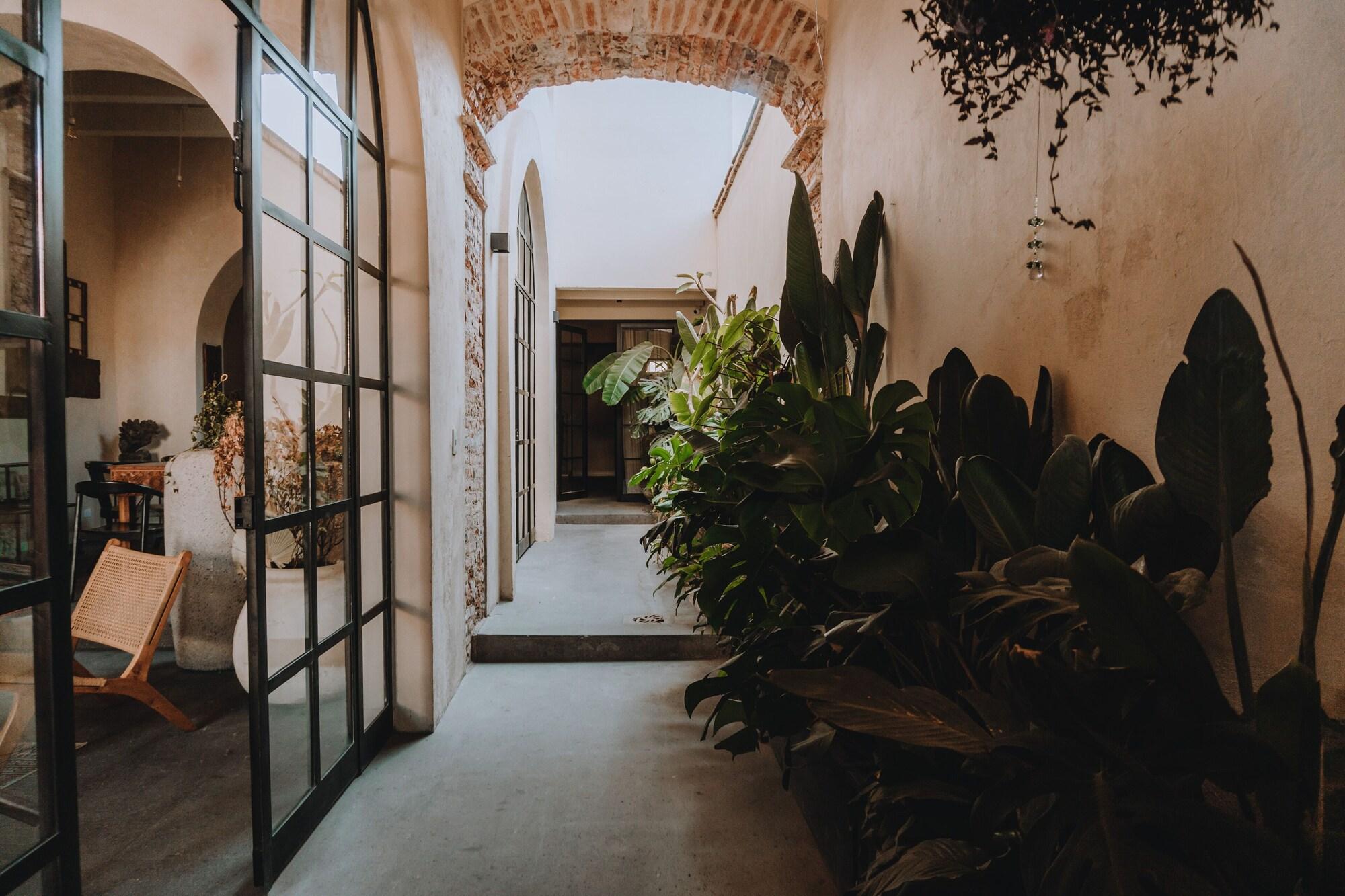 Vista Lobby Casa Realm