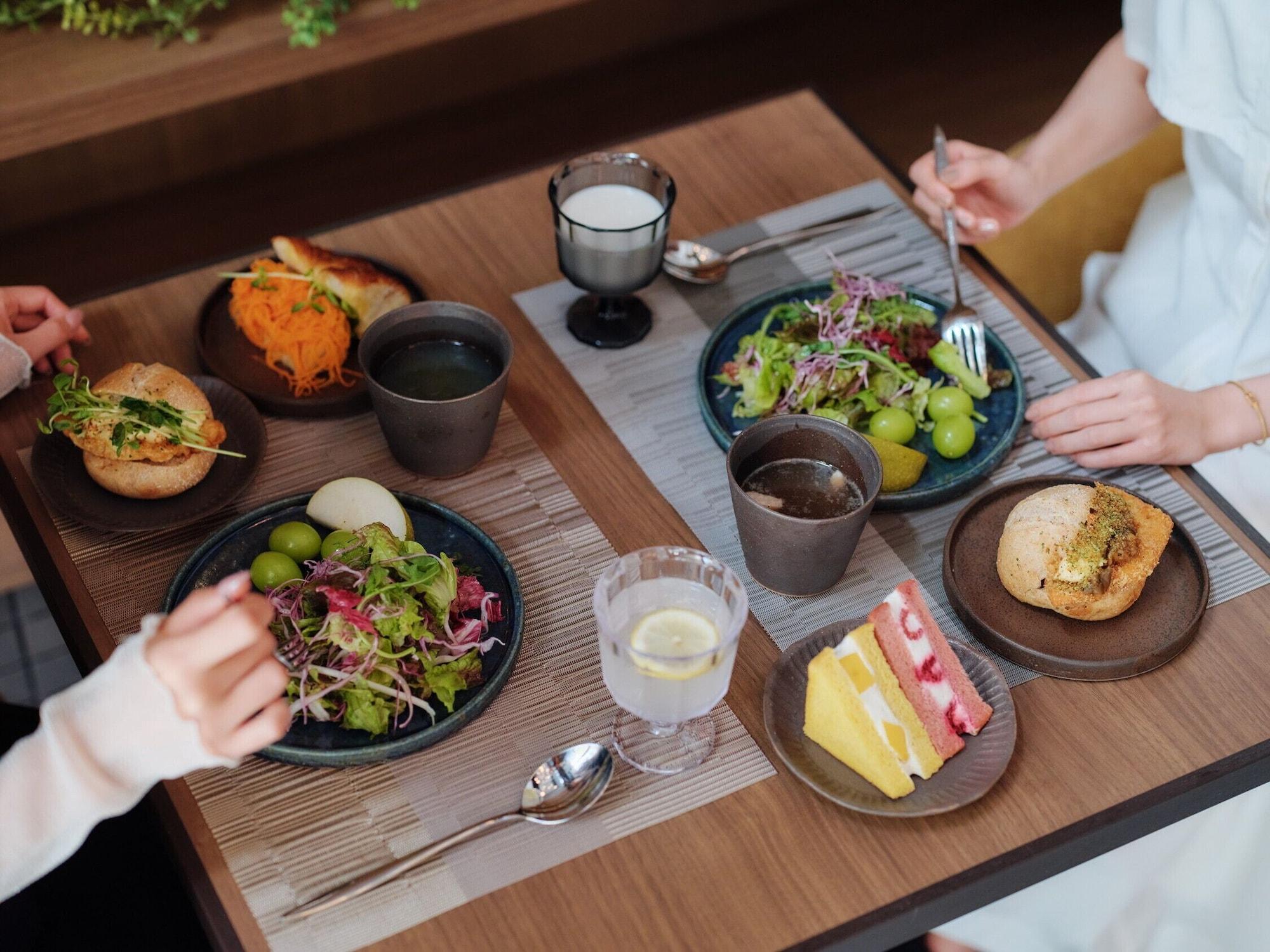 Restaurant THE LIVELY OSAKA HONMACHI