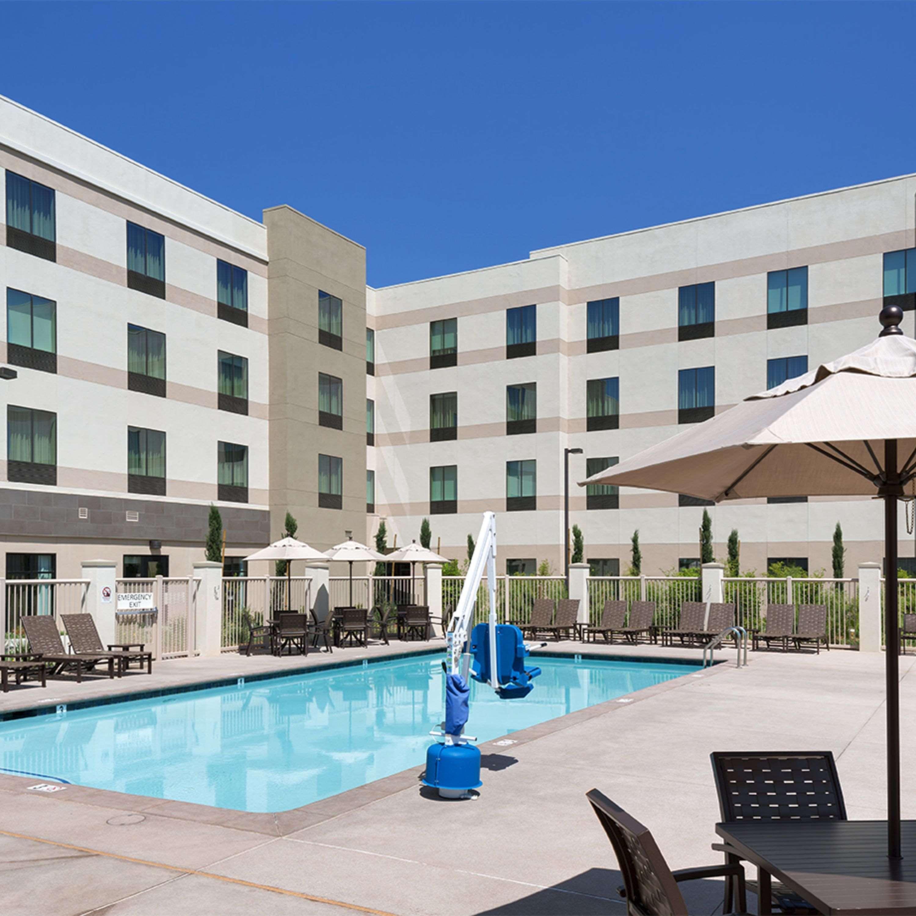 Vista Piscina Hampton Inn & Suites Murrieta Temecula