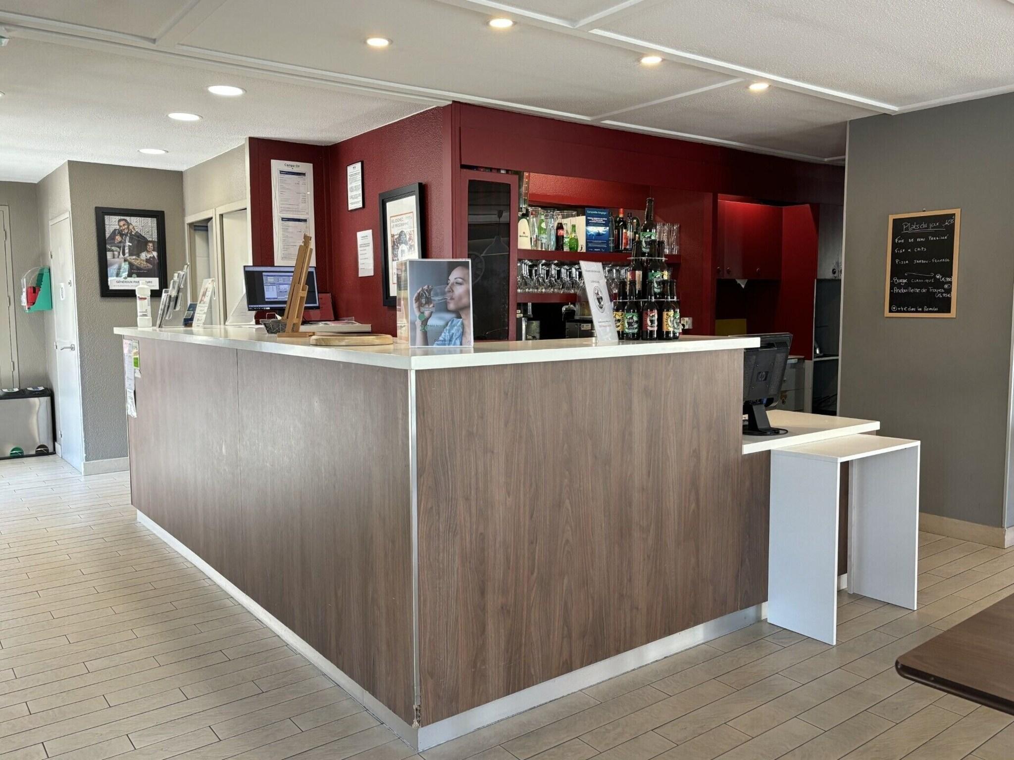 Vista Lobby Campanile Moulins - Avermes