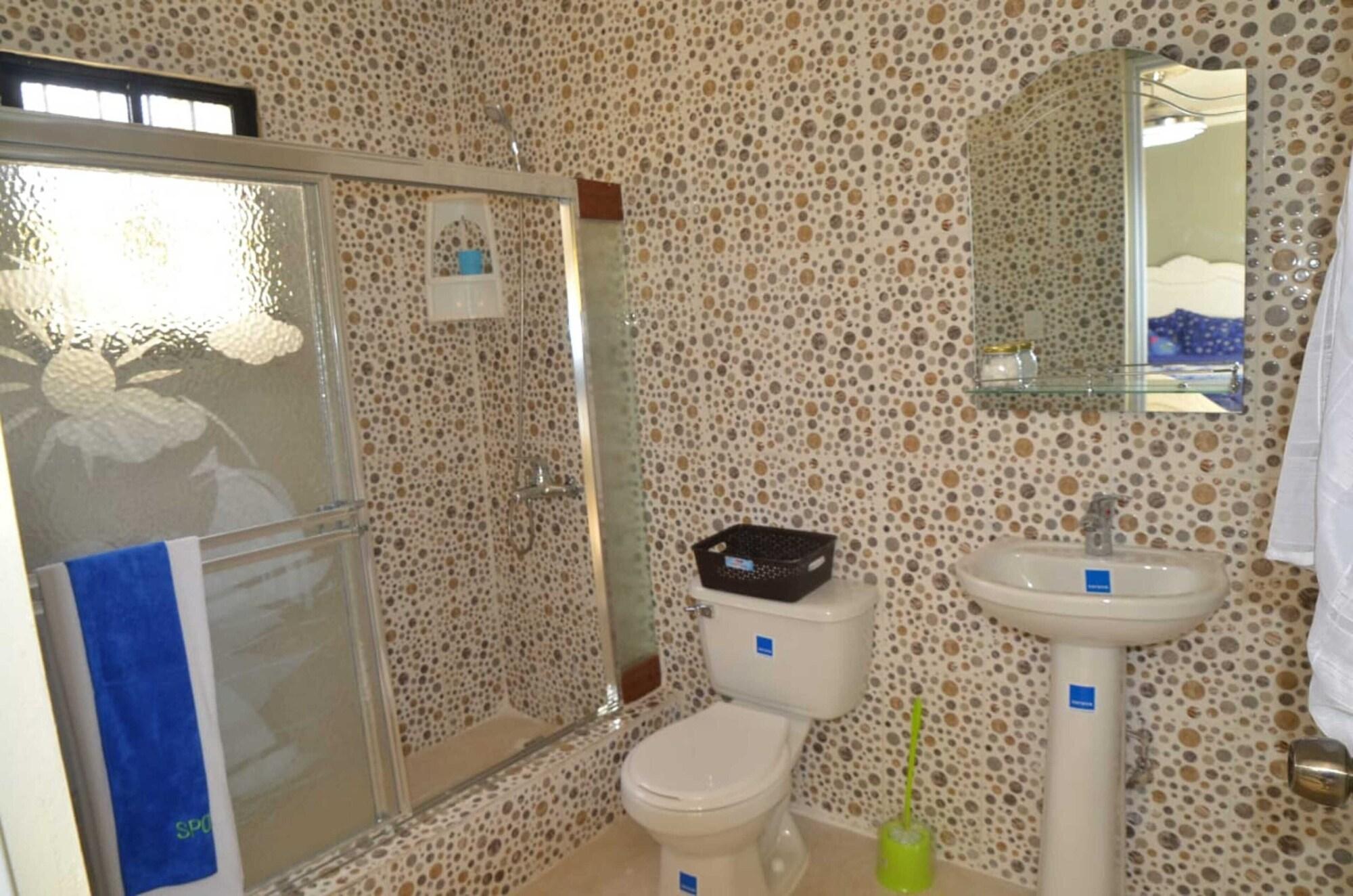 Equipamiento de Habitación Residencial Lakis 1