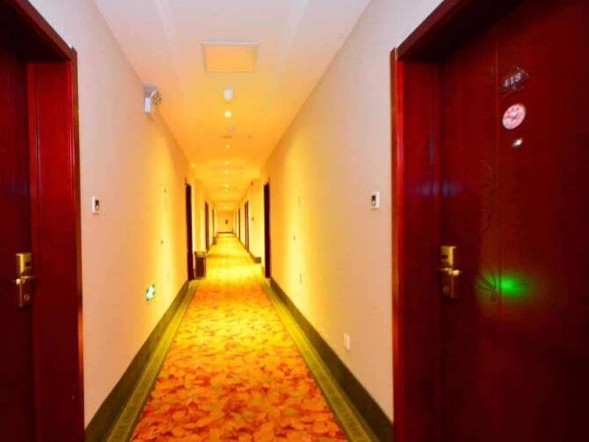 Varios GreenTree Inn Lianyungang Donghai New Bus Station Express Hotel