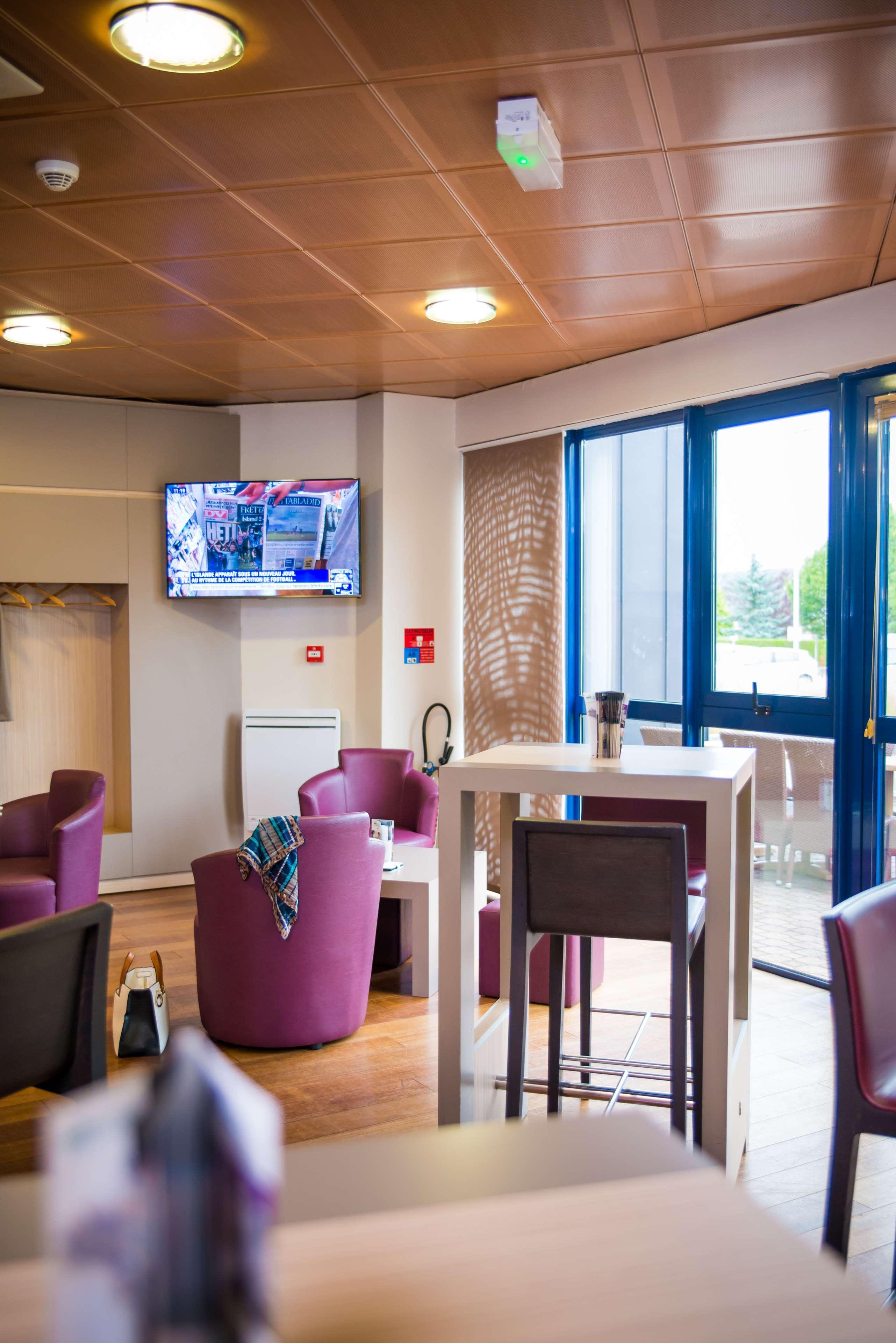 Bar/Salón Brit Hotel Rennes St Grégoire Le Villeneuve