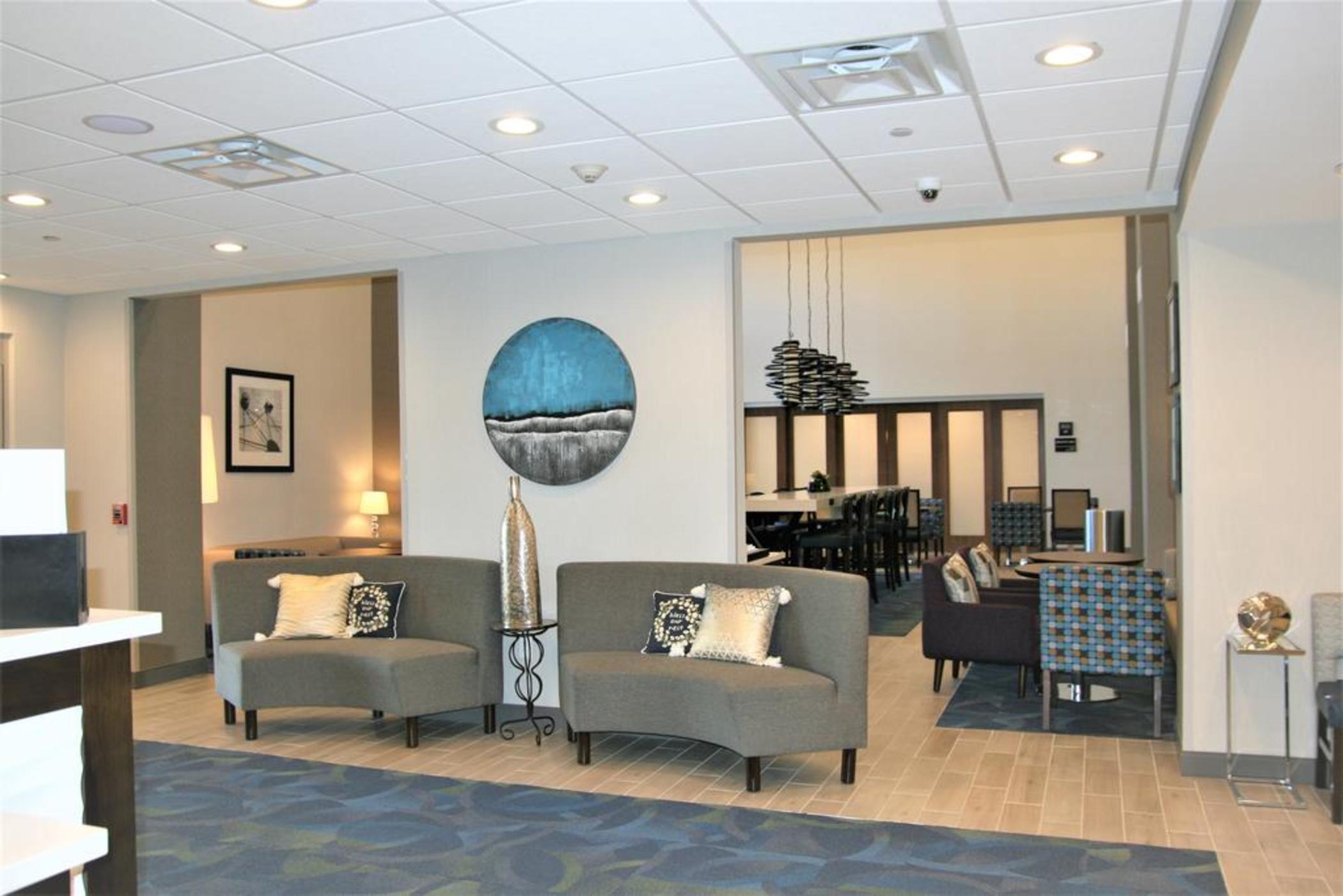 Vista Lobby Hampton Inn & Suites Mount Laurel/Moorestown