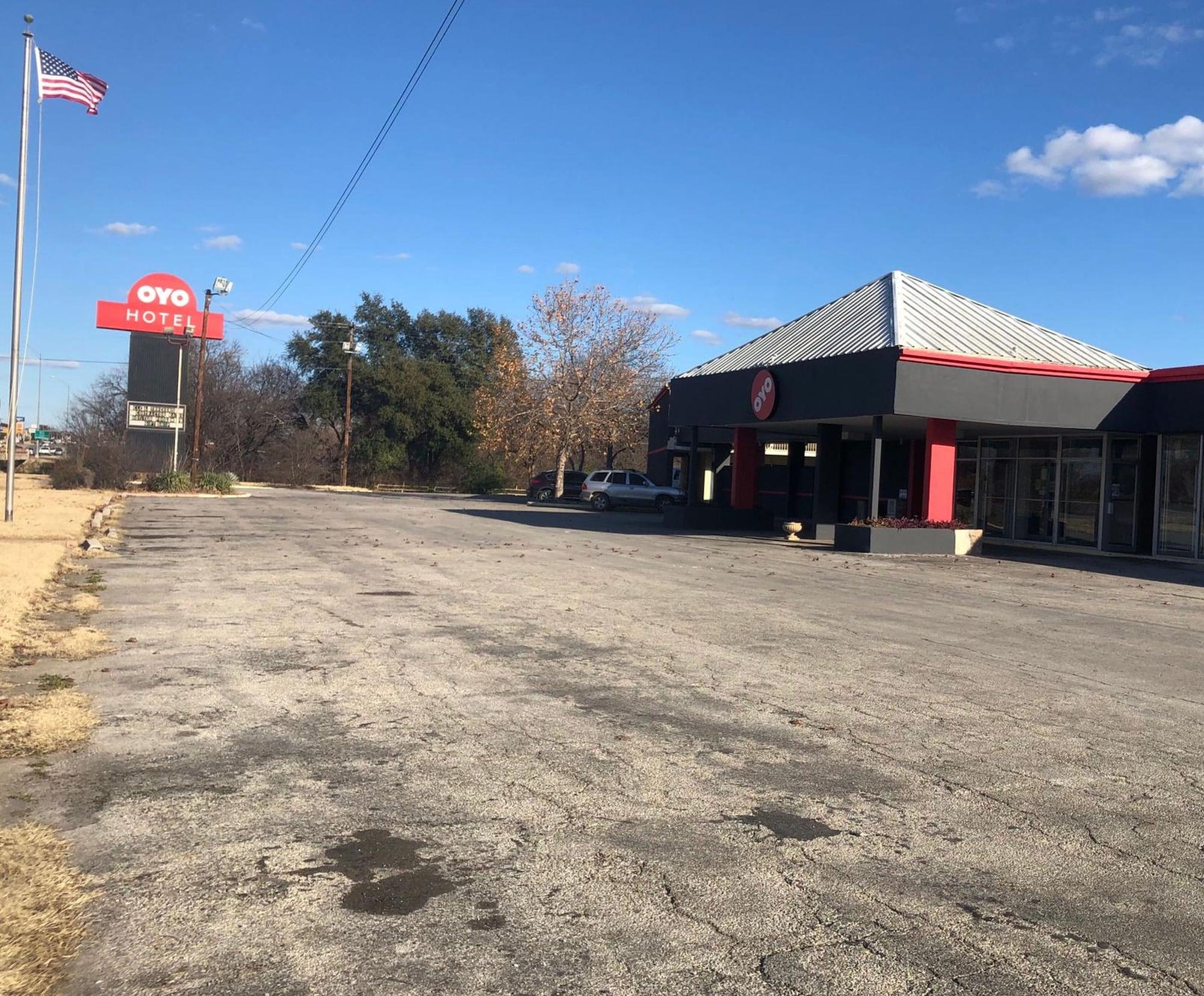 Vista Exterior OYO Hotel Brownwood Hwy 67