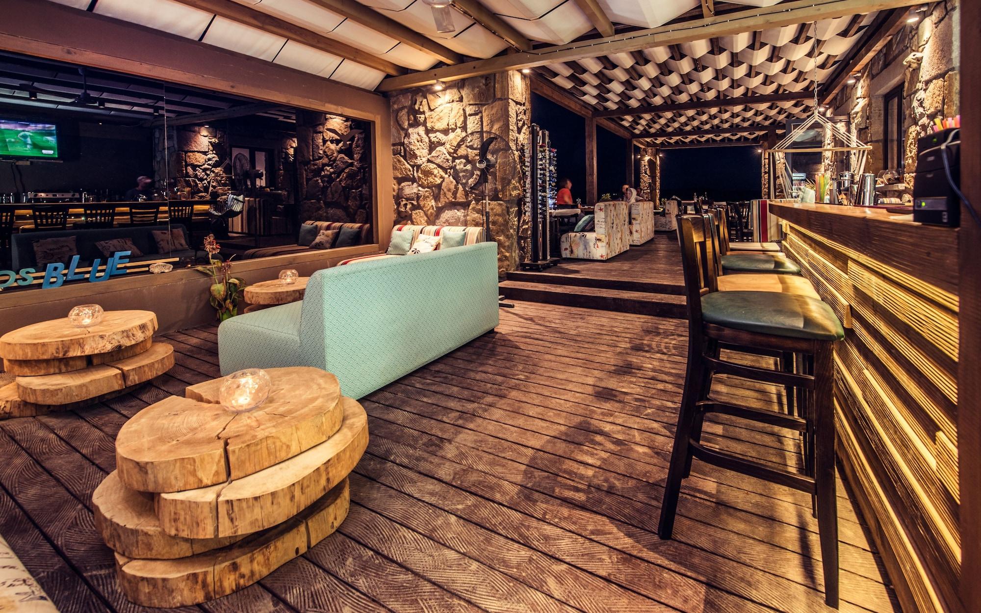 Bar/Salón Keros Blue