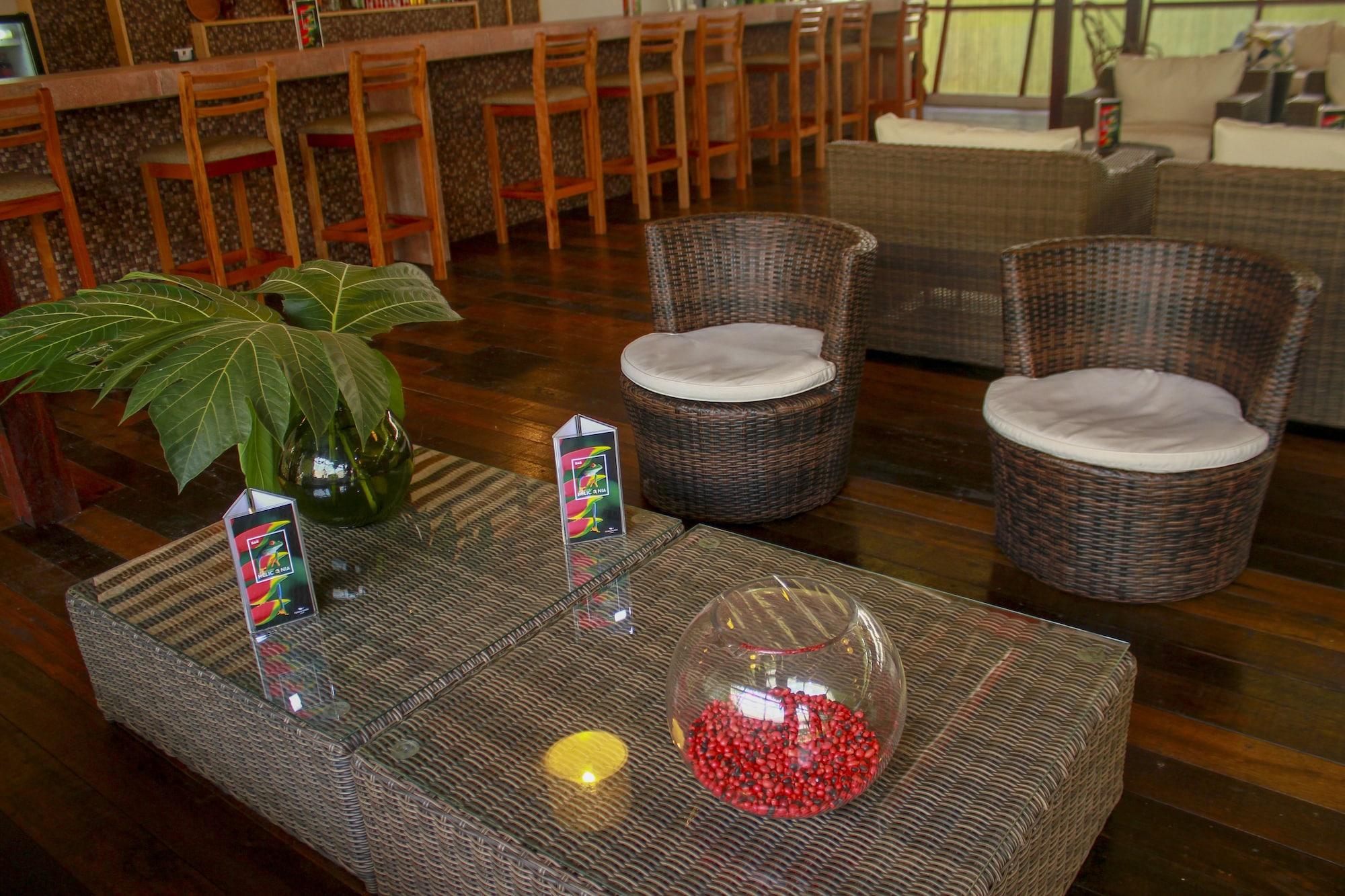 Bar/Salón Heliconia Amazon River Lodge