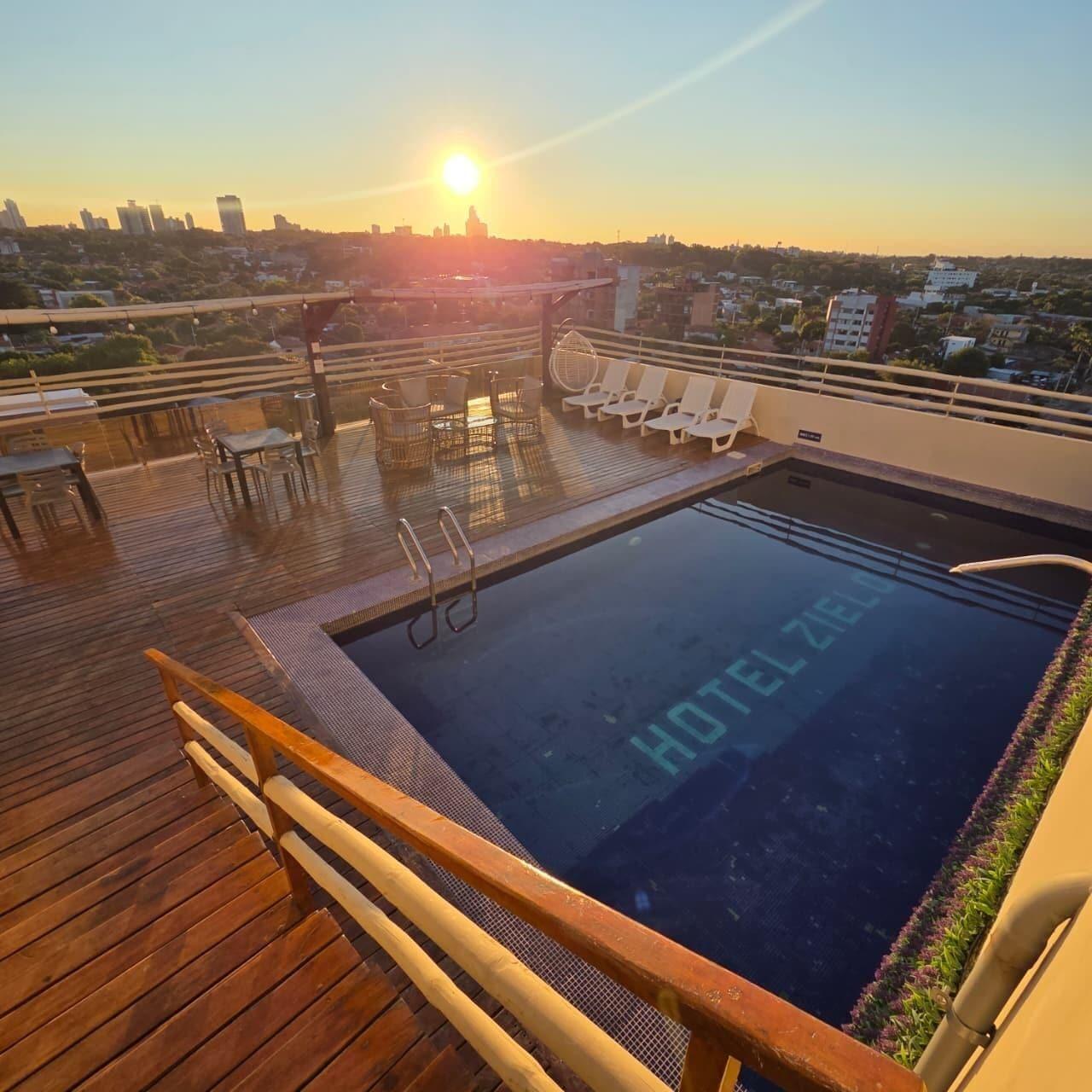 Vista Piscina Zielo Hotel