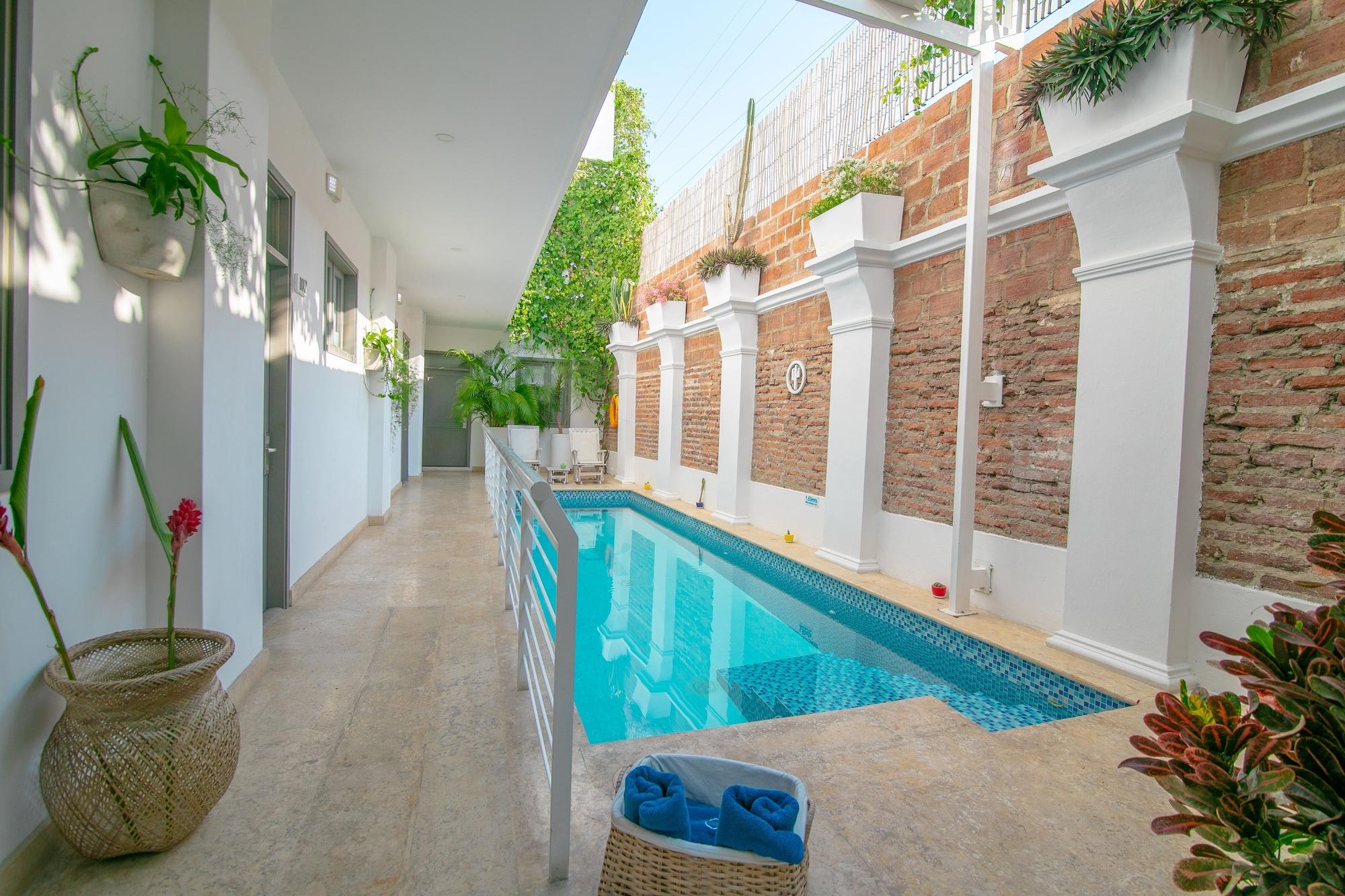 Varios El Cactus Luxury Apartments in Historic Center