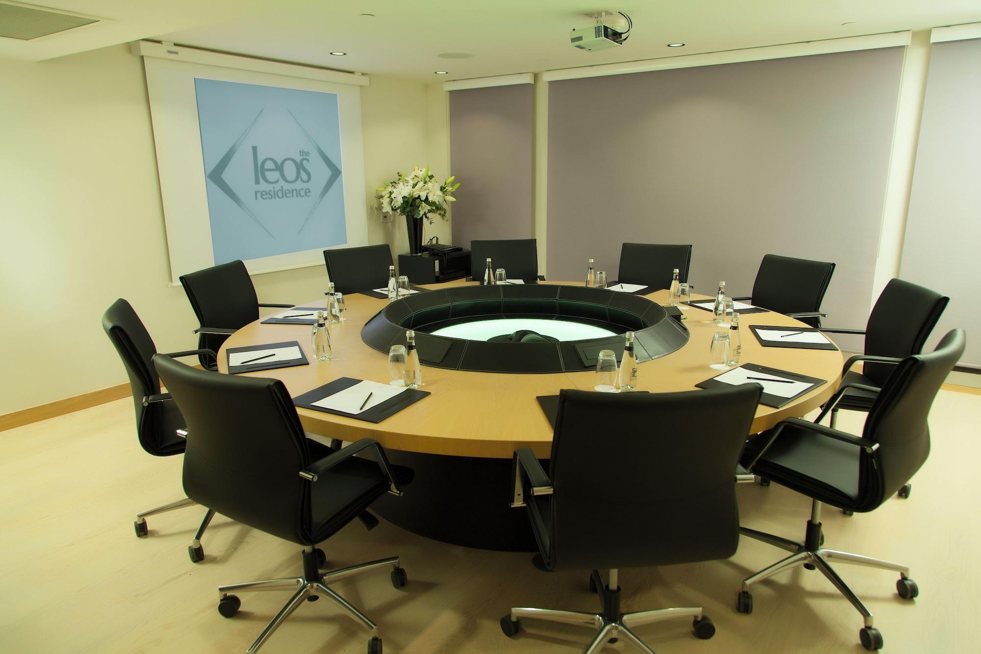 Sala de Reuniones The Leos Residence