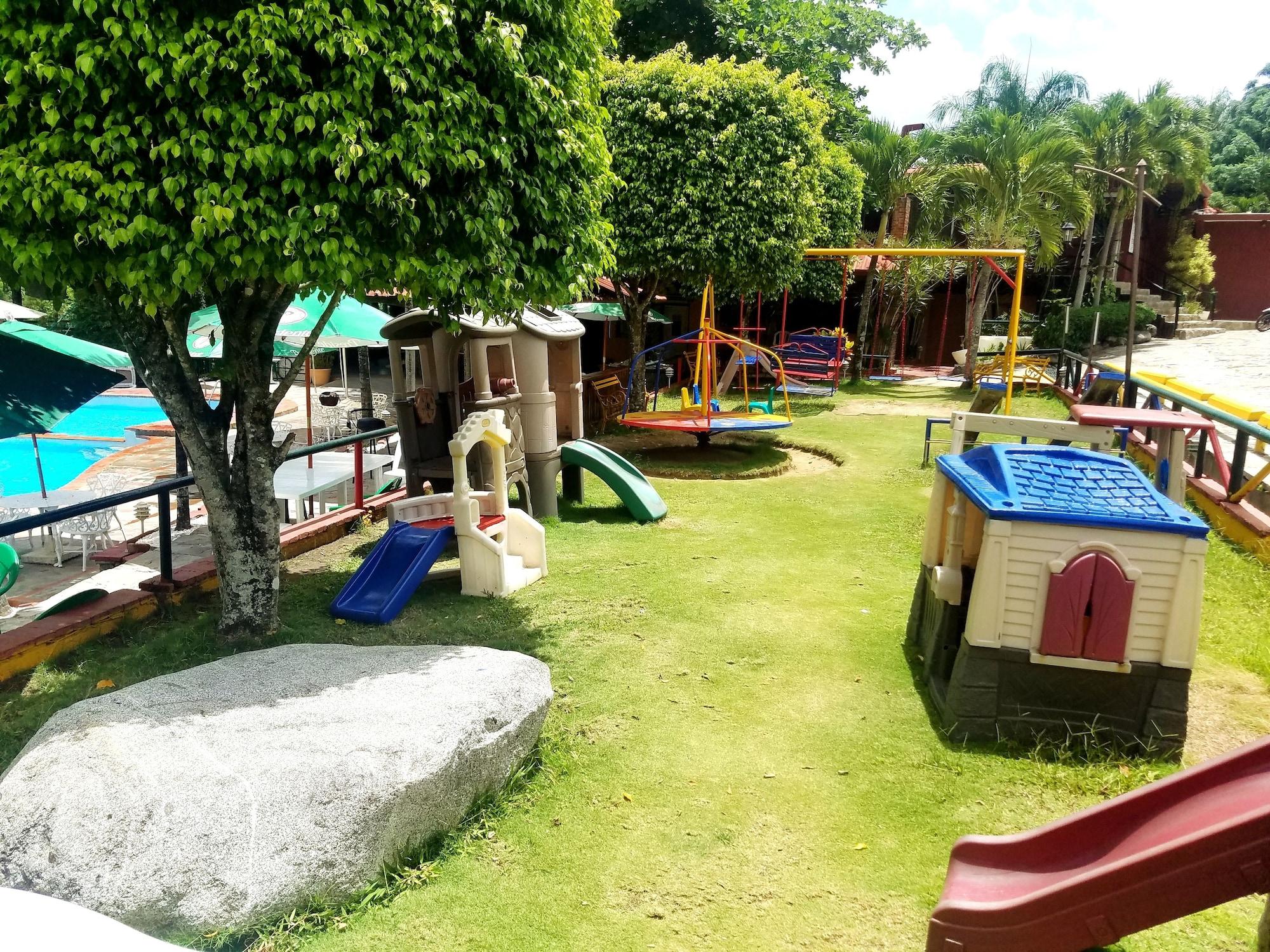 Instalaciones Recreativas Jarabacoa River Club