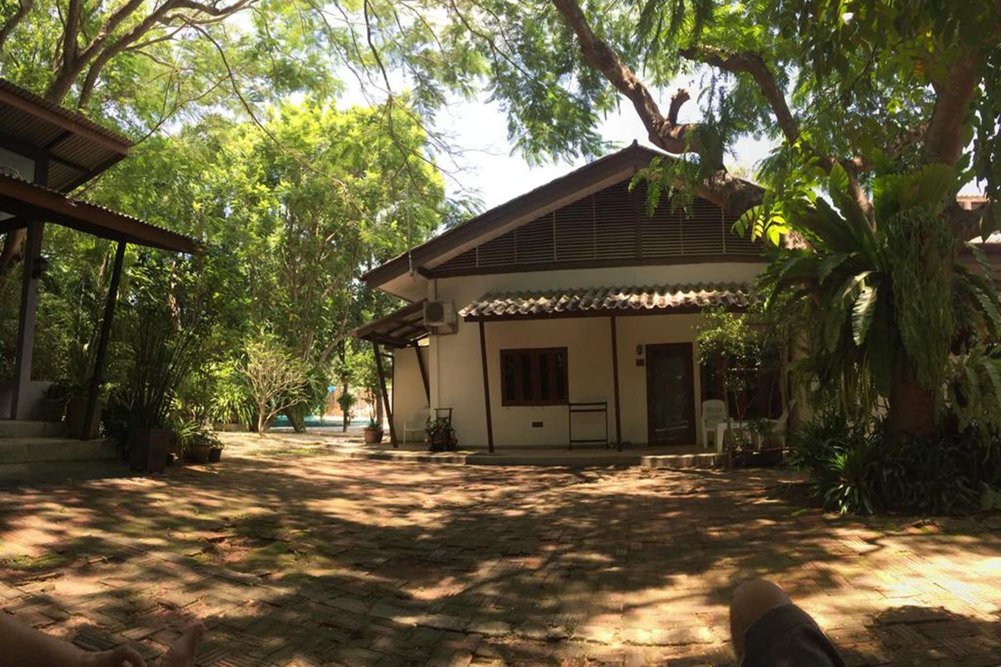 Vista Exterior Fern House Retreat