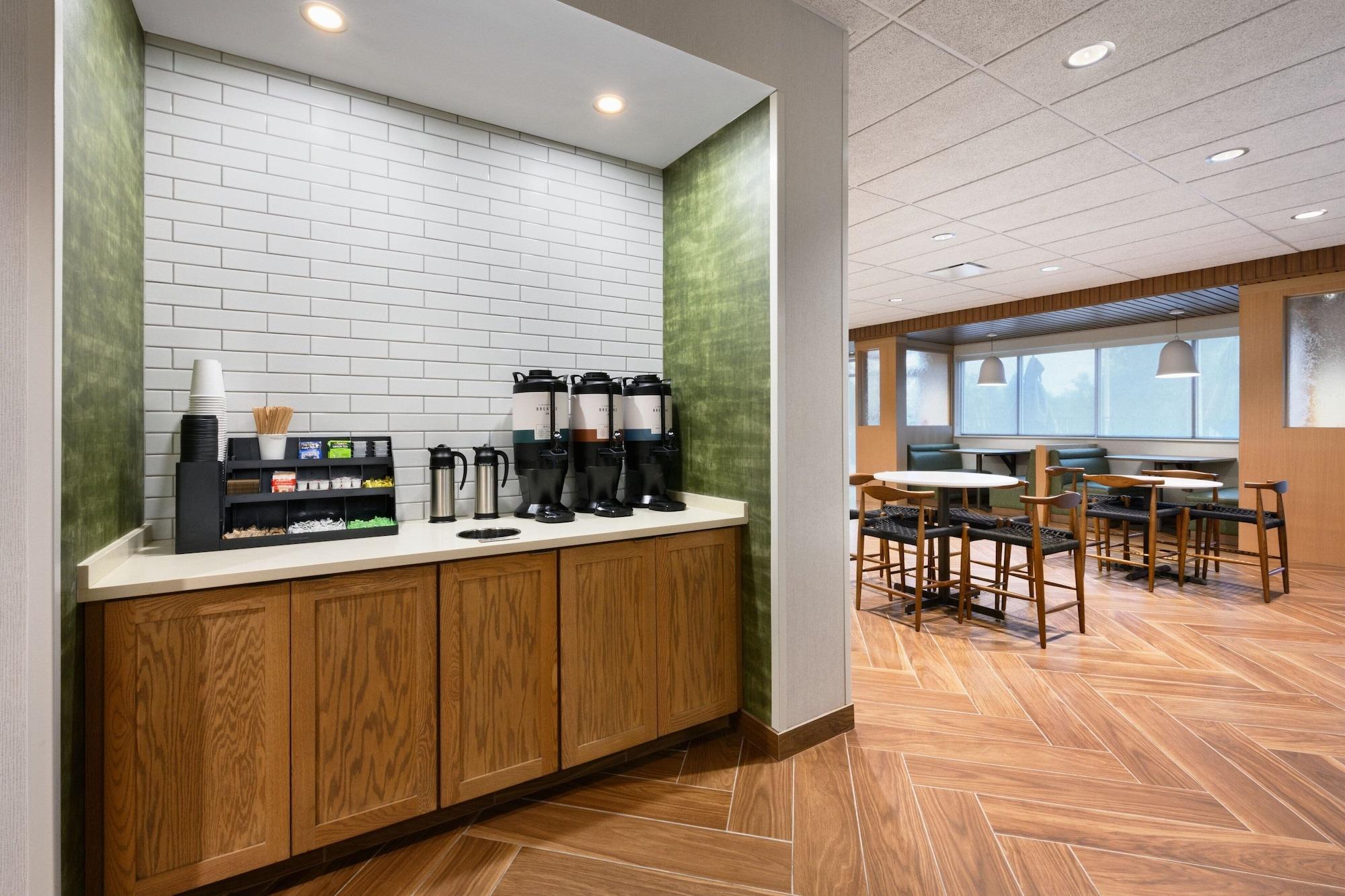 Restaurant NEW - Fairfield Inn & Suites by Marriott Orlando at Millenia
