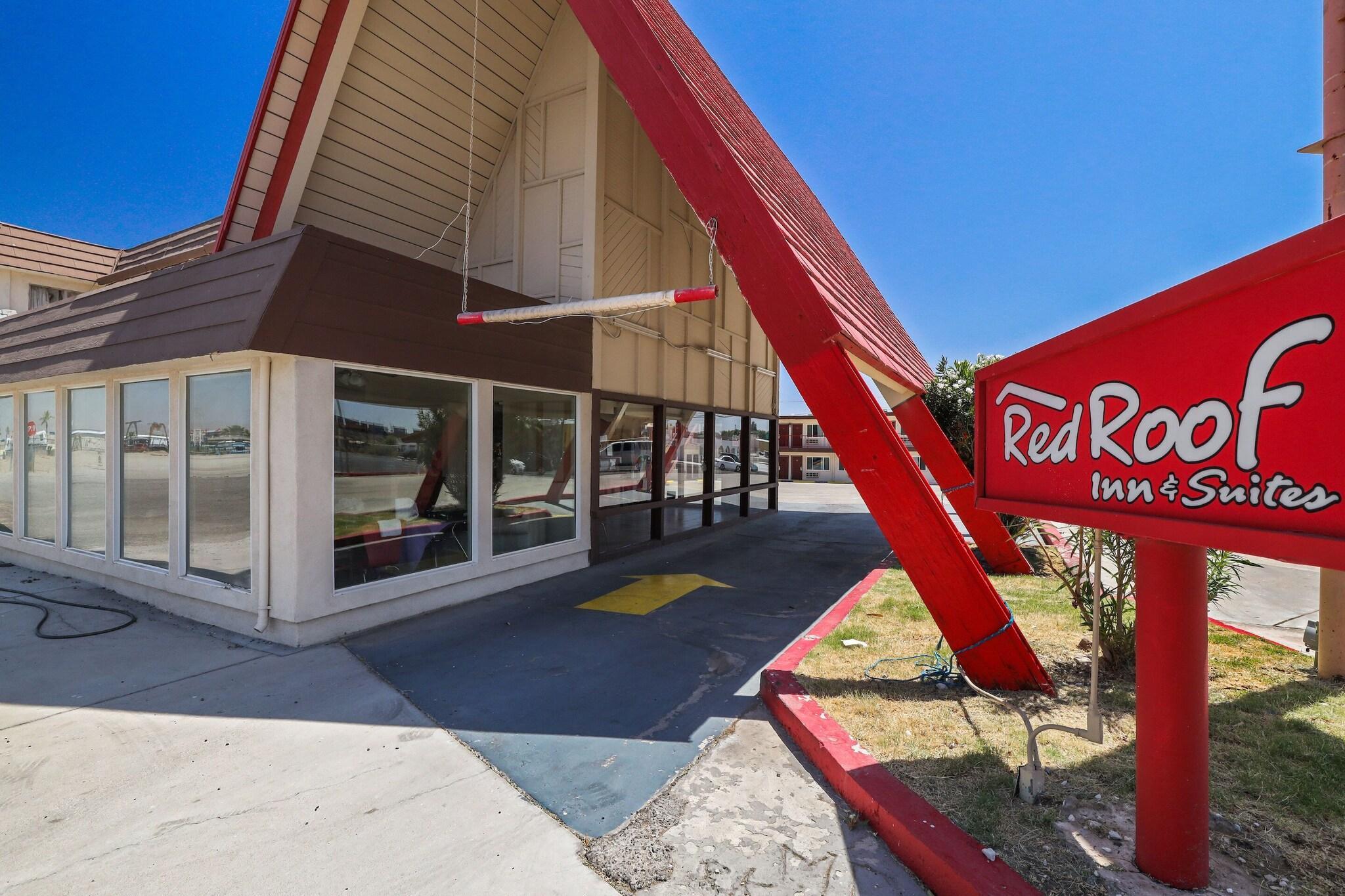 Varios Red Roof Inn Needles