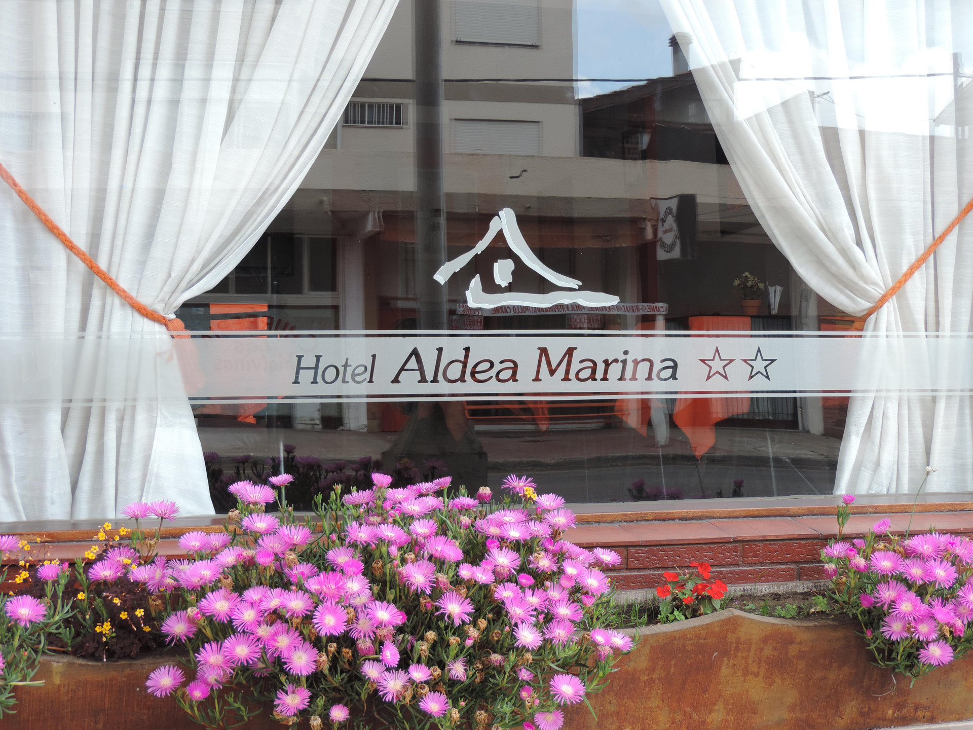 Vista Exterior Hotel Aldea Marina