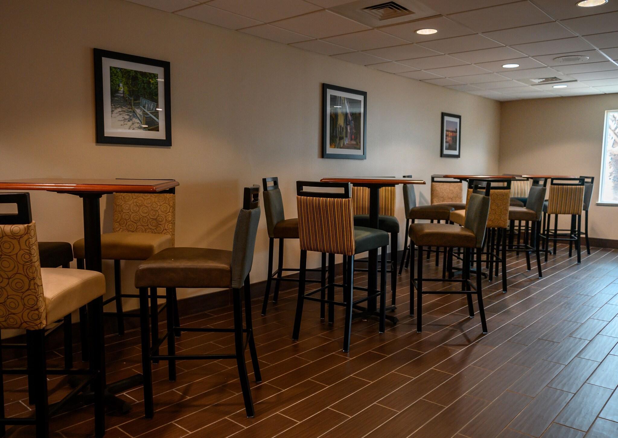 Restaurant Comfort Inn & Suites Patriots Point
