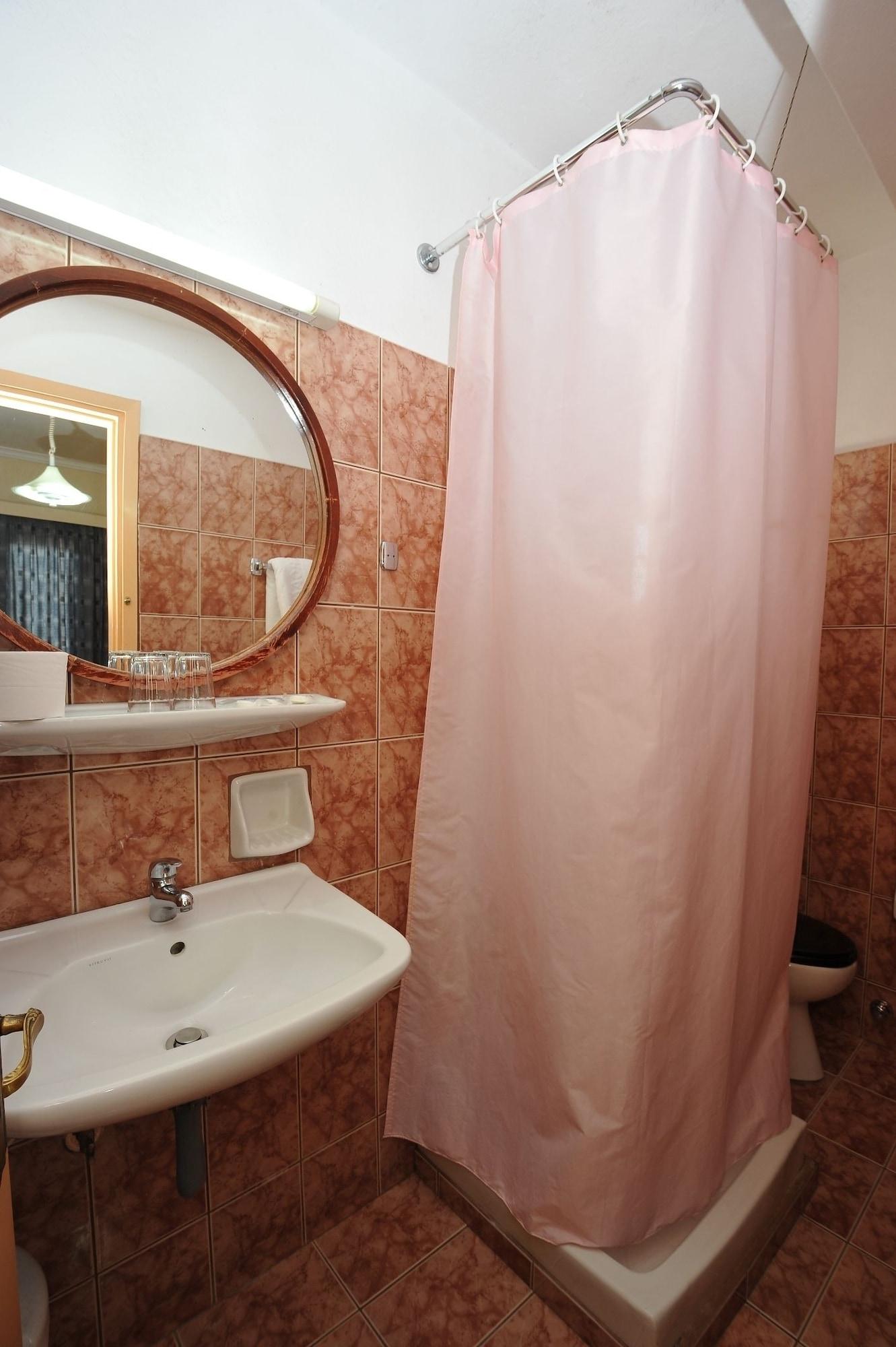 Equipamiento de Habitación Pergamos