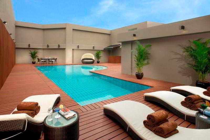 Vista Piscina Monroe Hotel Bahrain