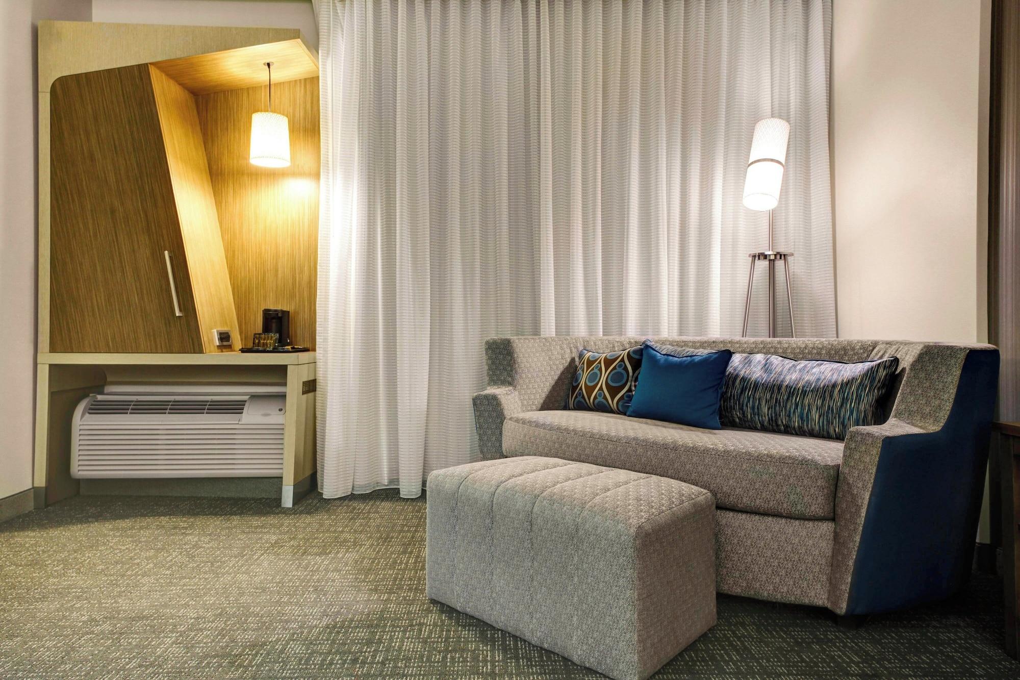 Bar/Salón Courtyard by Marriott New Orleans Westbank/Gretna