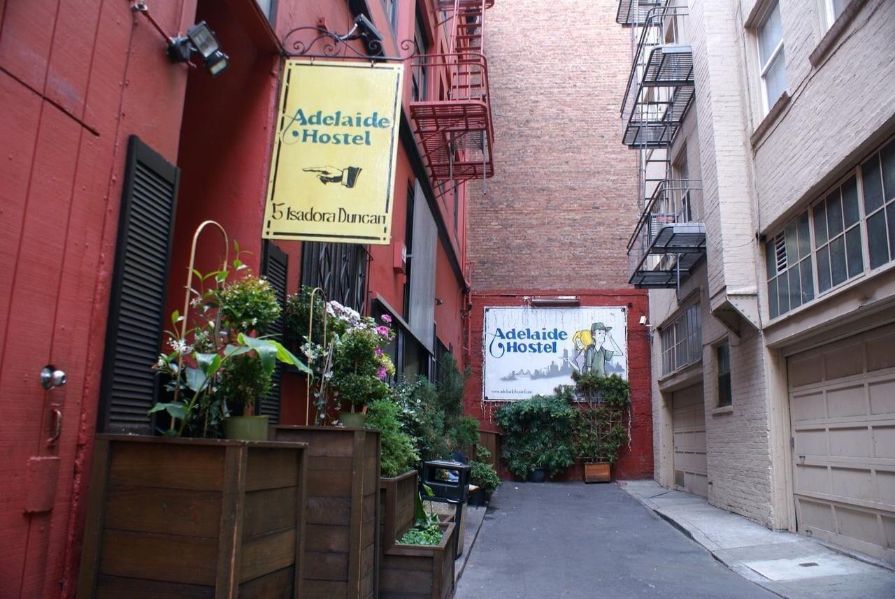 Vista Exterior Adelaide Hostel