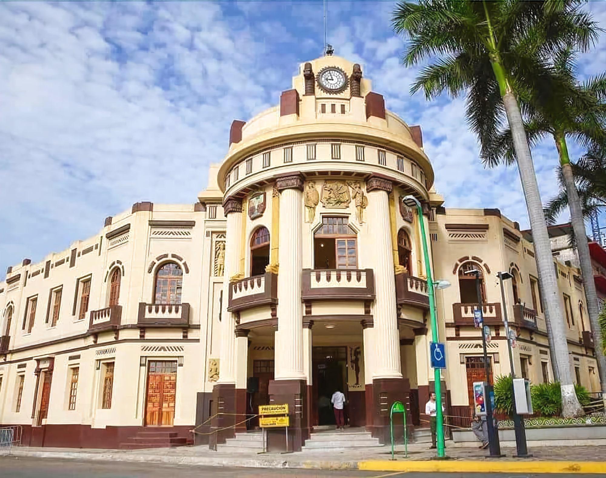 Vista Exterior Hotel Cervantino
