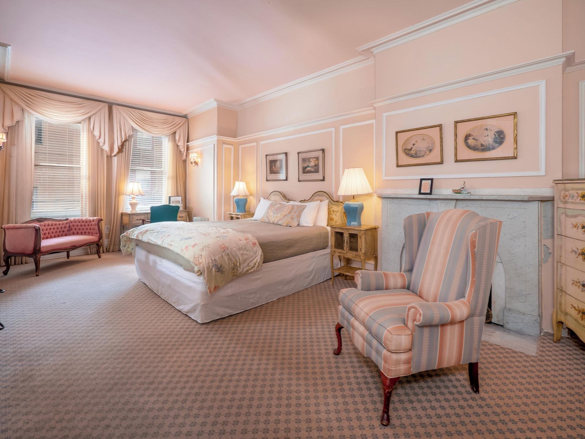 Quarto La Reserve on Pine