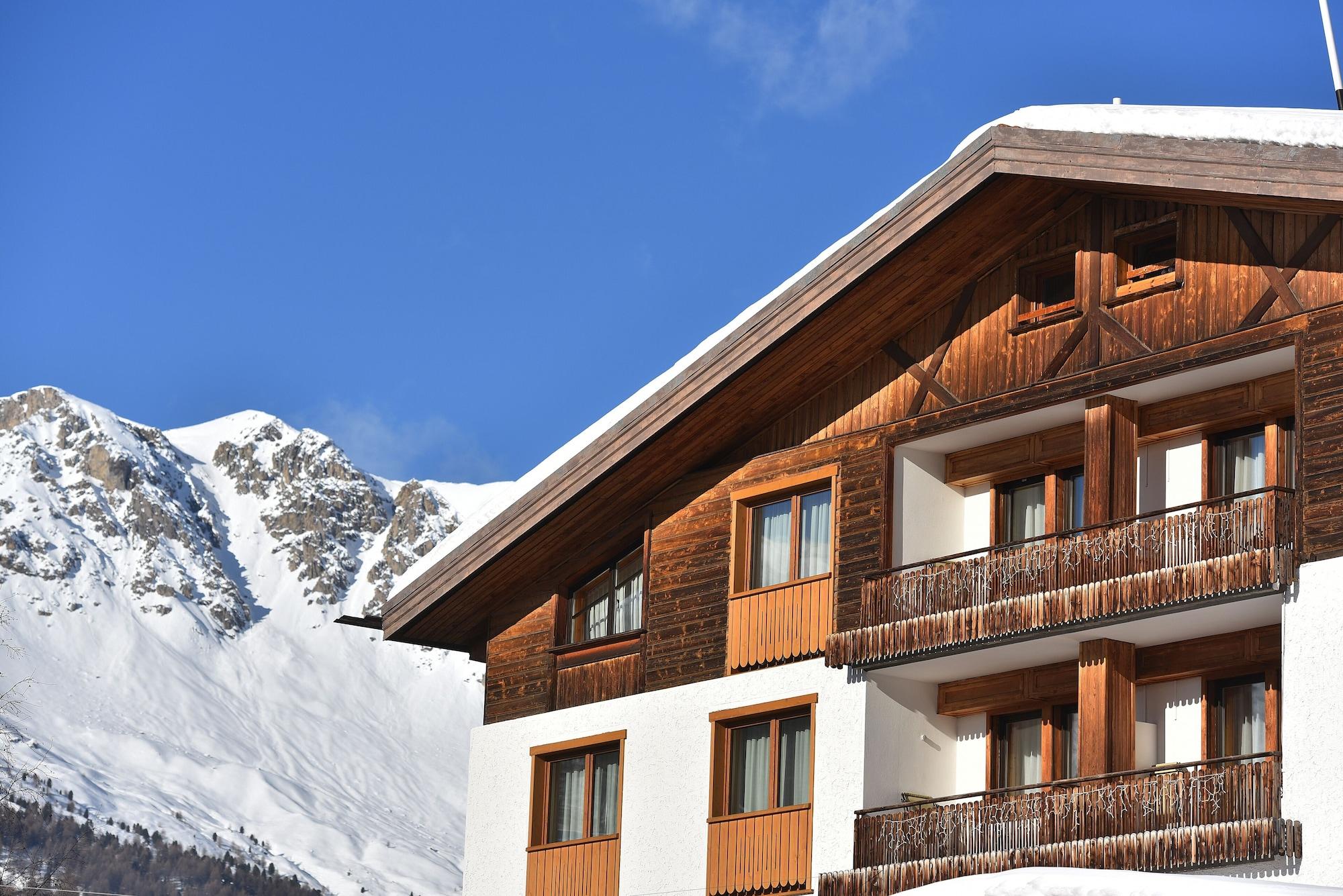 Vista Exterior Hotel Bernina